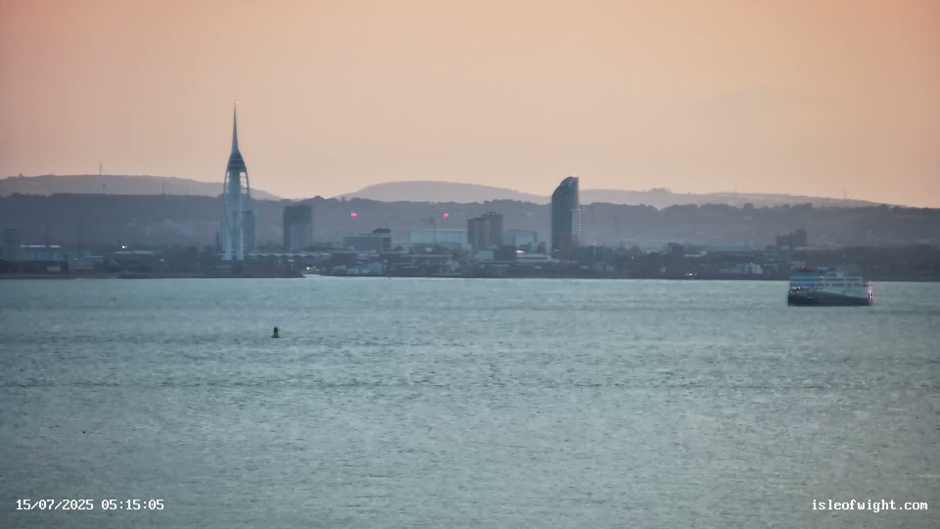 Isle of Wight Ryde / Solent / Southsea/ Portsmuth Scene Live Cam - Ryde, Isle of Wight, South East, England, United Kingdom