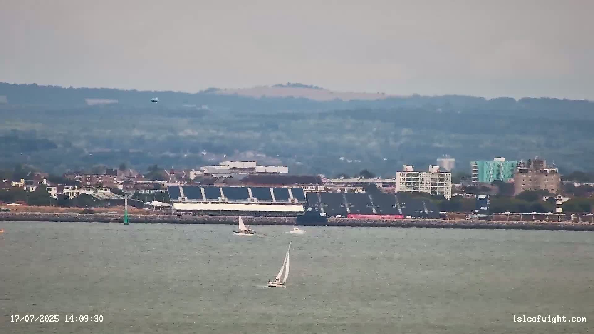 Isle of Wight Ryde / Solent / Southsea/ Portsmuth Scene Live Cam - Ryde, Isle of Wight, South East, England, United Kingdom