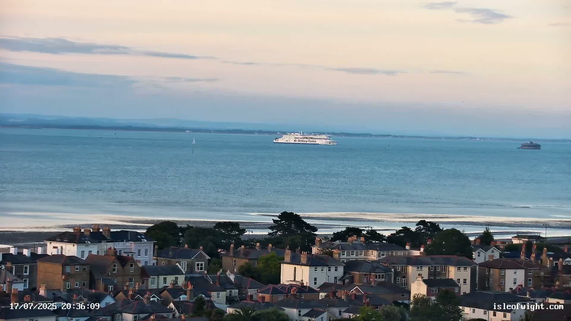 Isle of Wight Ryde / Solent / Southsea/ Portsmuth Scene Live Cam - Ryde, Isle of Wight, South East, England, United Kingdom