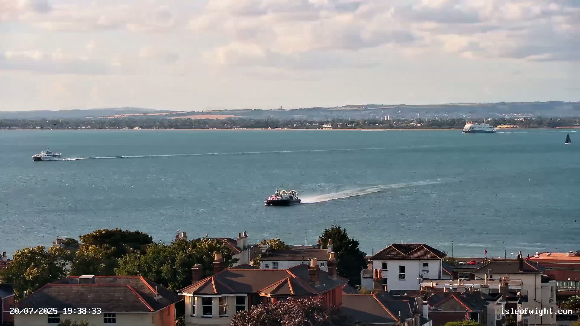Isle of Wight Ryde / Solent / Southsea/ Portsmuth Scene Live Cam - Ryde, Isle of Wight, South East, England, United Kingdom