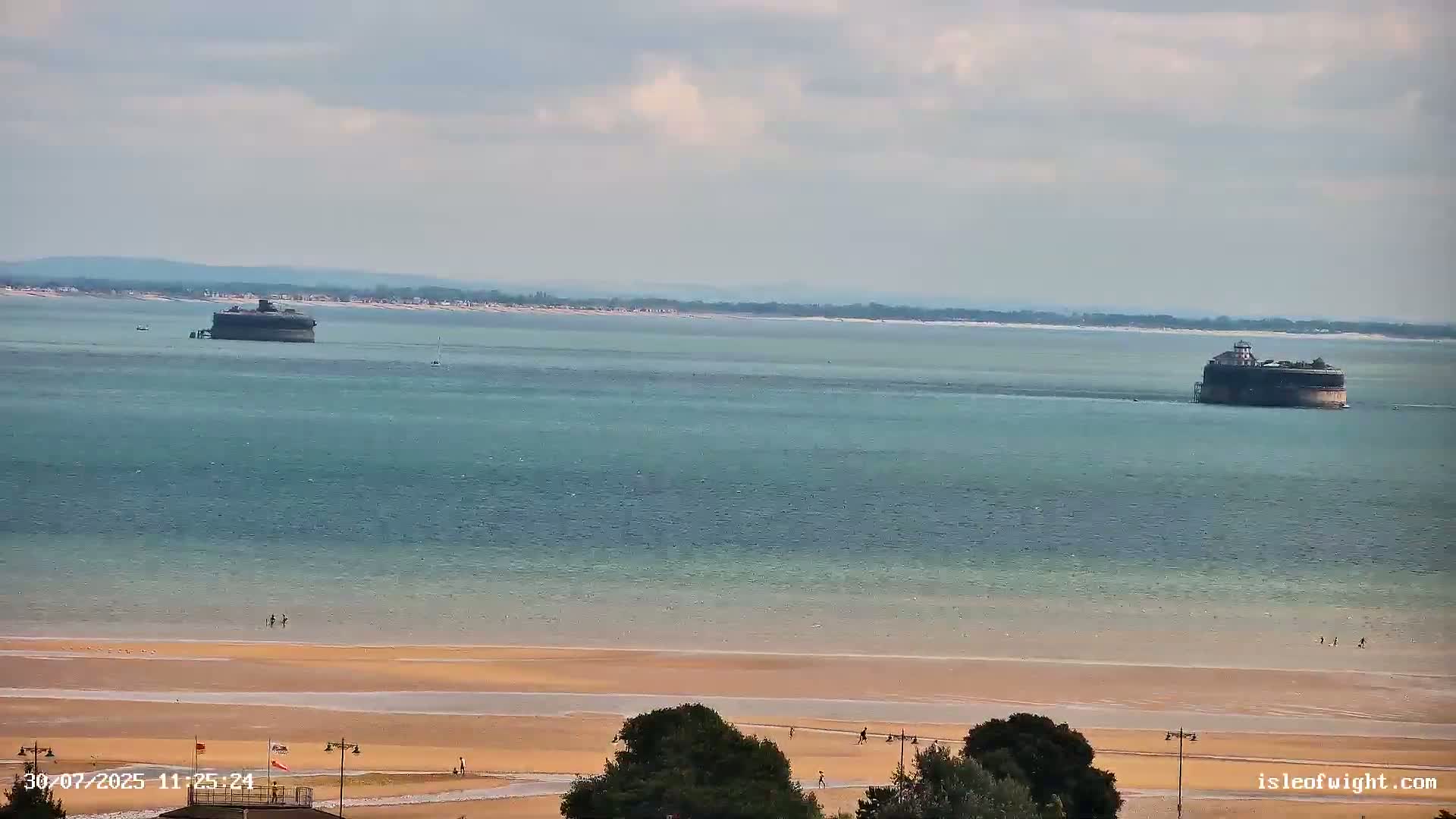 Isle of Wight Ryde / Solent / Southsea/ Portsmuth Scene Live Cam - Ryde, Isle of Wight, South East, England, United Kingdom