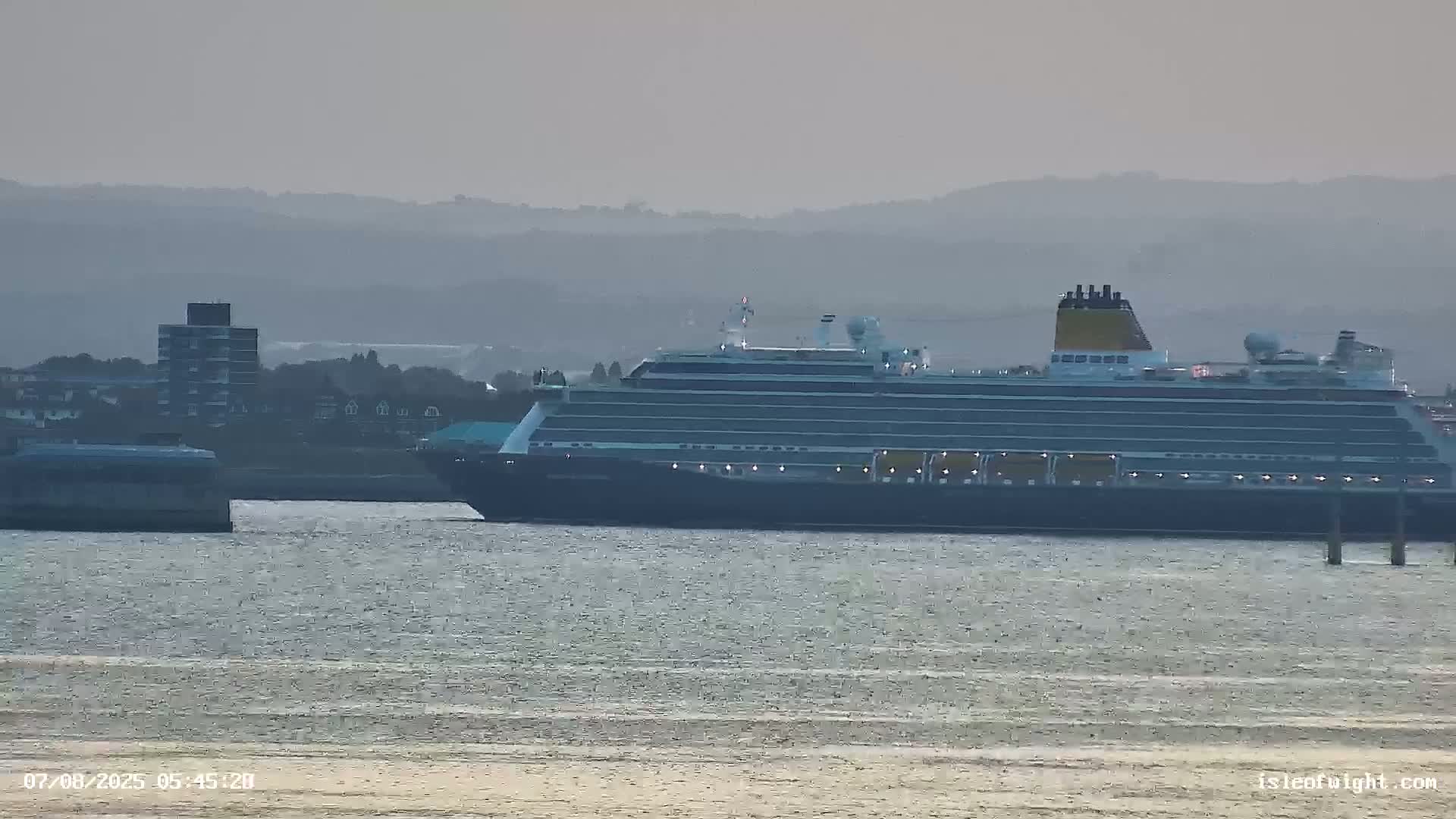 Isle of Wight Ryde / Solent / Southsea/ Portsmuth Scene Live Cam - Ryde, Isle of Wight, South East, England, United Kingdom