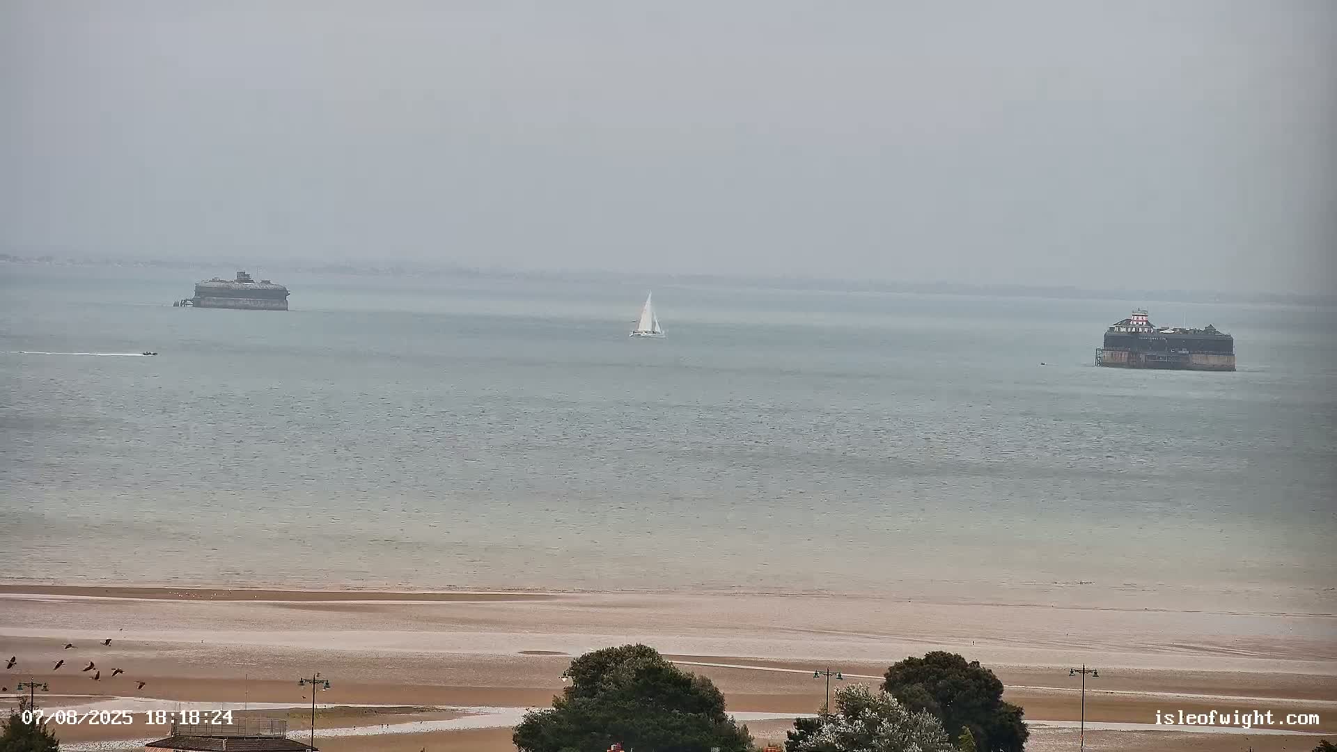 Isle of Wight Ryde / Solent / Southsea/ Portsmuth Scene Live Cam - Ryde, Isle of Wight, South East, England, United Kingdom