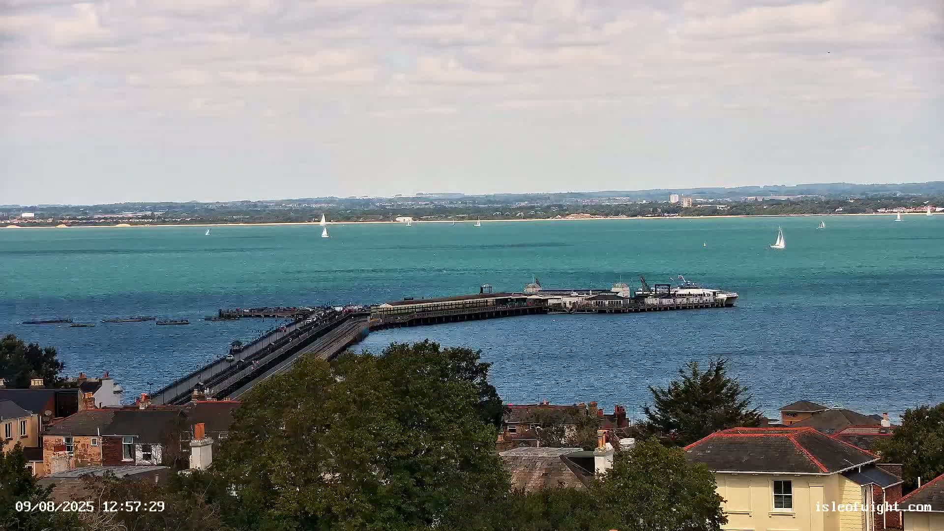 Isle of Wight Ryde / Solent / Southsea/ Portsmuth Scene Live Cam - Ryde, Isle of Wight, South East, England, United Kingdom
