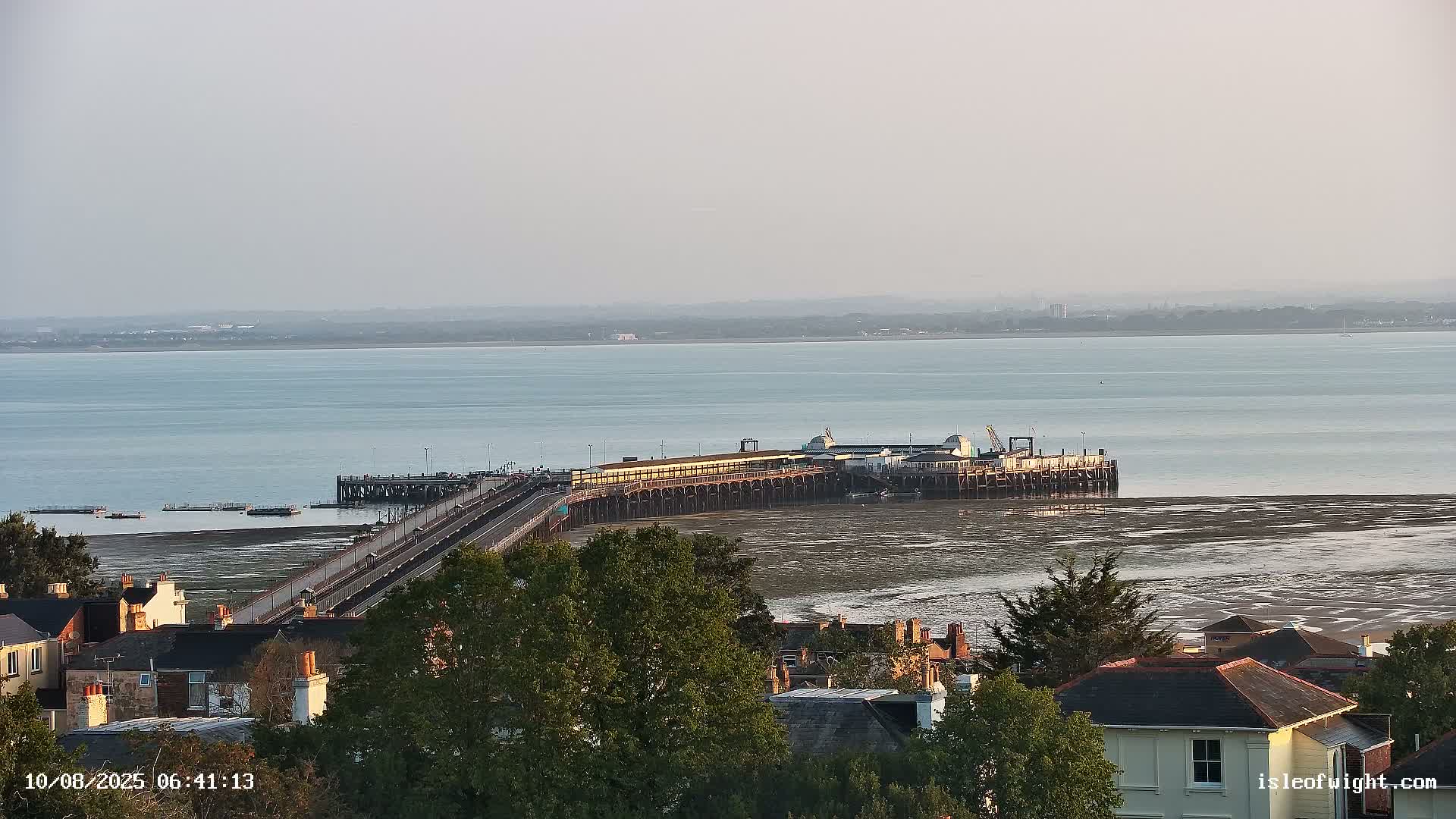 Isle of Wight Ryde / Solent / Southsea/ Portsmuth Scene Live Cam - Ryde, Isle of Wight, South East, England, United Kingdom