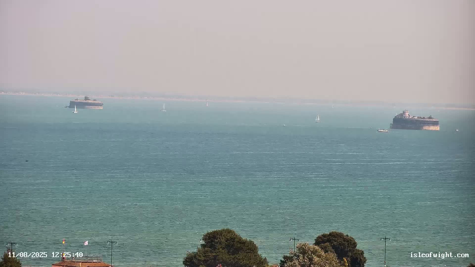 Isle of Wight Ryde / Solent / Southsea/ Portsmuth Scene Live Cam - Ryde, Isle of Wight, South East, England, United Kingdom