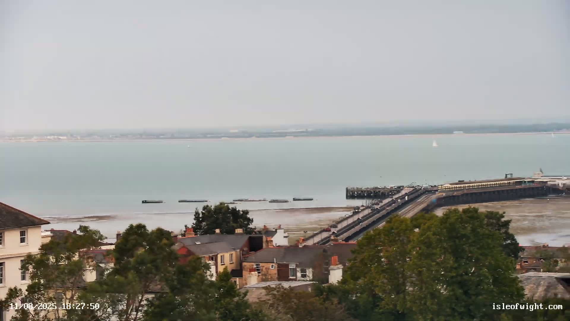 Isle of Wight Ryde / Solent / Southsea/ Portsmuth Scene Live Cam - Ryde, Isle of Wight, South East, England, United Kingdom
