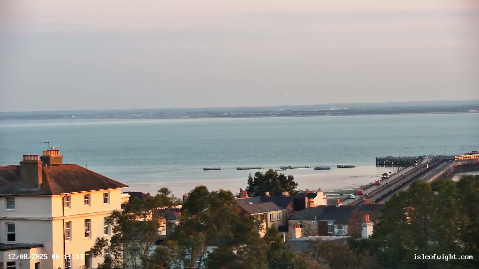 Isle of Wight Ryde / Solent / Southsea/ Portsmuth Scene Live Cam - Ryde, Isle of Wight, South East, England, United Kingdom