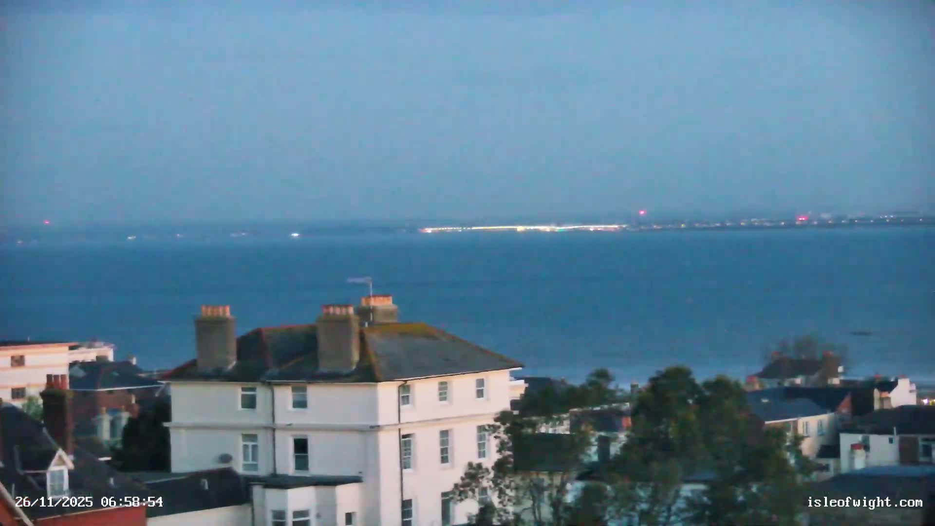 Isle of Wight Ryde / Solent / Southsea/ Portsmuth Scene Live Cam - Ryde, Isle of Wight, South East, England, United Kingdom