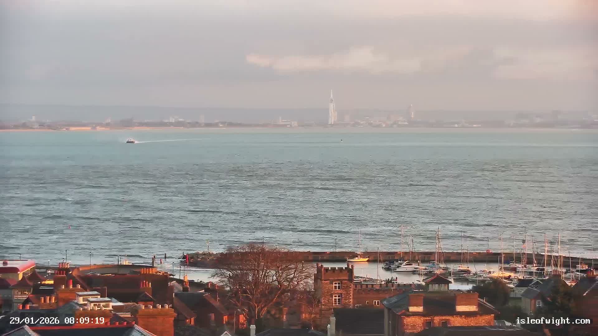 Isle of Wight Ryde / Solent / Southsea/ Portsmuth Scene Live Cam - Ryde, Isle of Wight, South East, England, United Kingdom