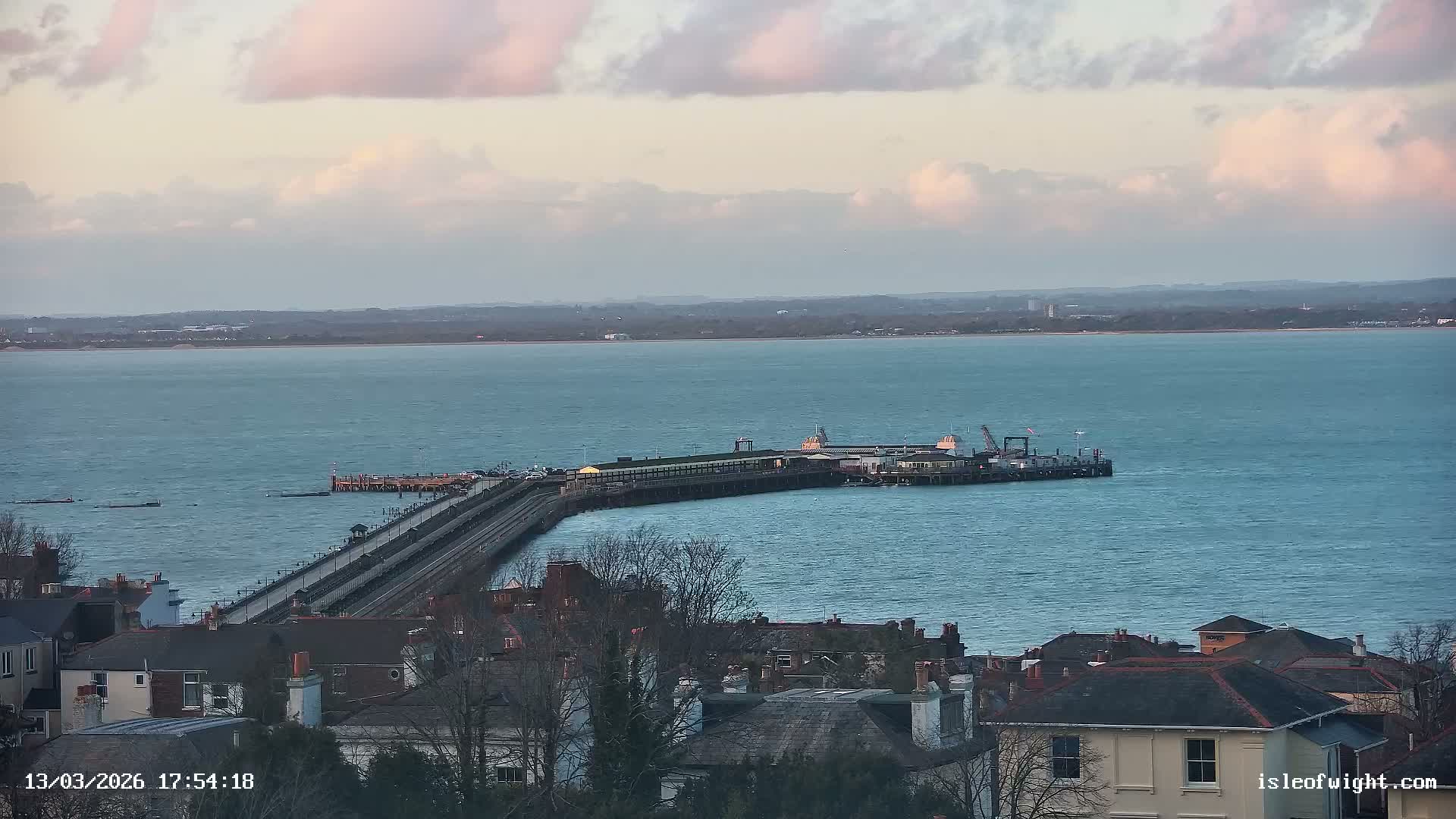 Isle of Wight Ryde / Solent / Southsea/ Portsmuth Scene Live Cam - Ryde, Isle of Wight, South East, England, United Kingdom