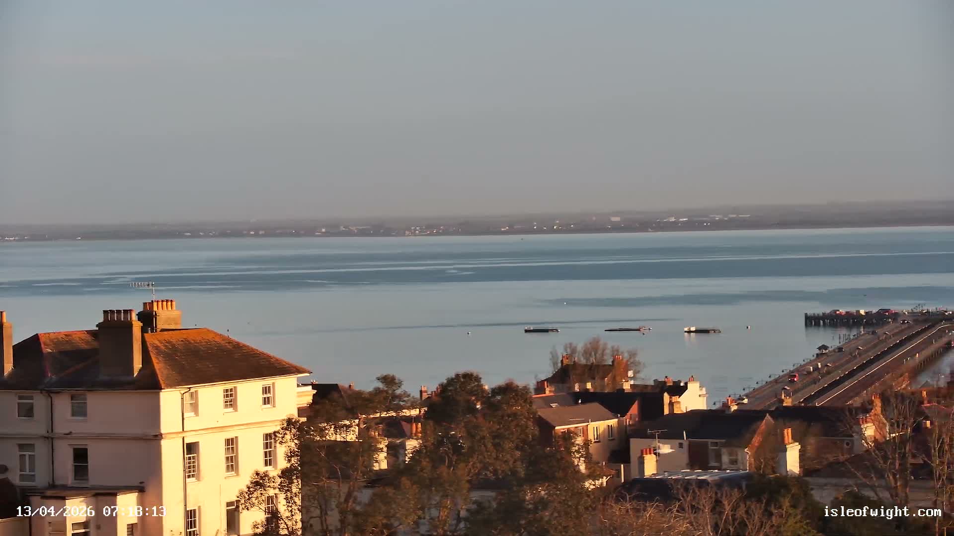 Isle of Wight Ryde / Solent / Southsea/ Portsmuth Scene Live Cam - Ryde, Isle of Wight, South East, England, United Kingdom