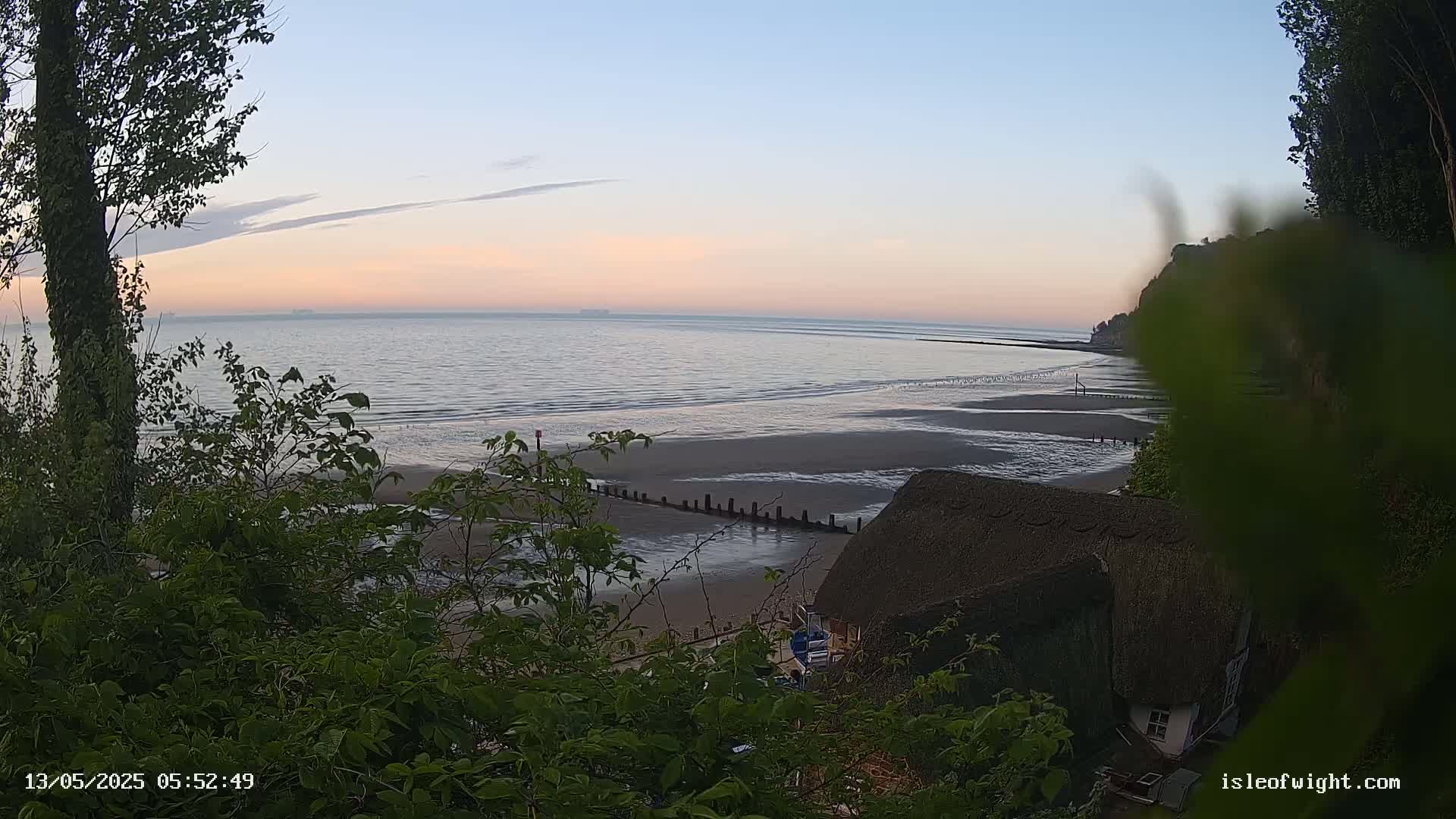 Shanklin Beach & Sea Isle of Wight Live Cam - Shanklin, Isle of Wight, South East, England, United Kingdom