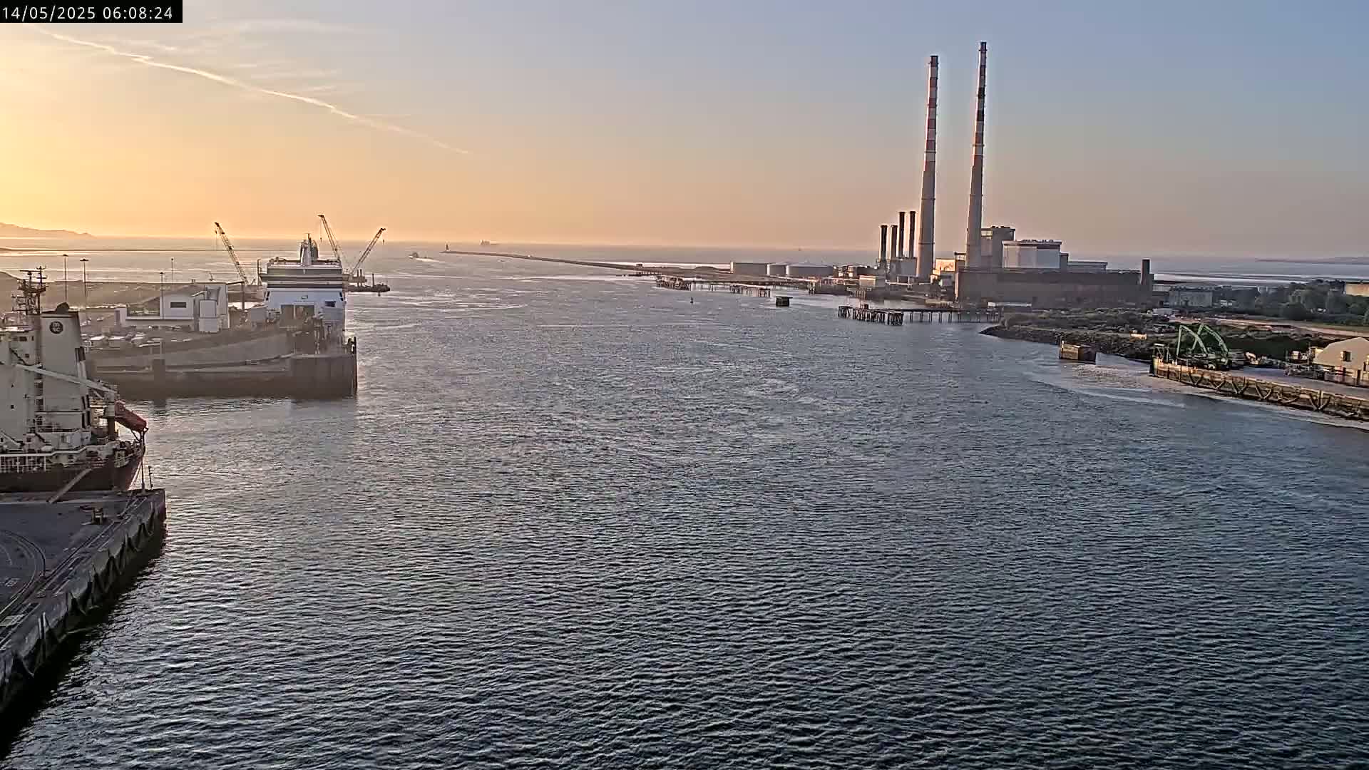 Dublin Bay & Port  Entrance Live Cam - Dublin, Eastern & Midland, Leinster, Ireland