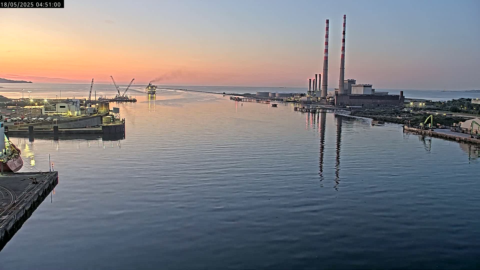 Dublin Bay & Port  Entrance Live Cam - Dublin, Eastern & Midland, Leinster, Ireland