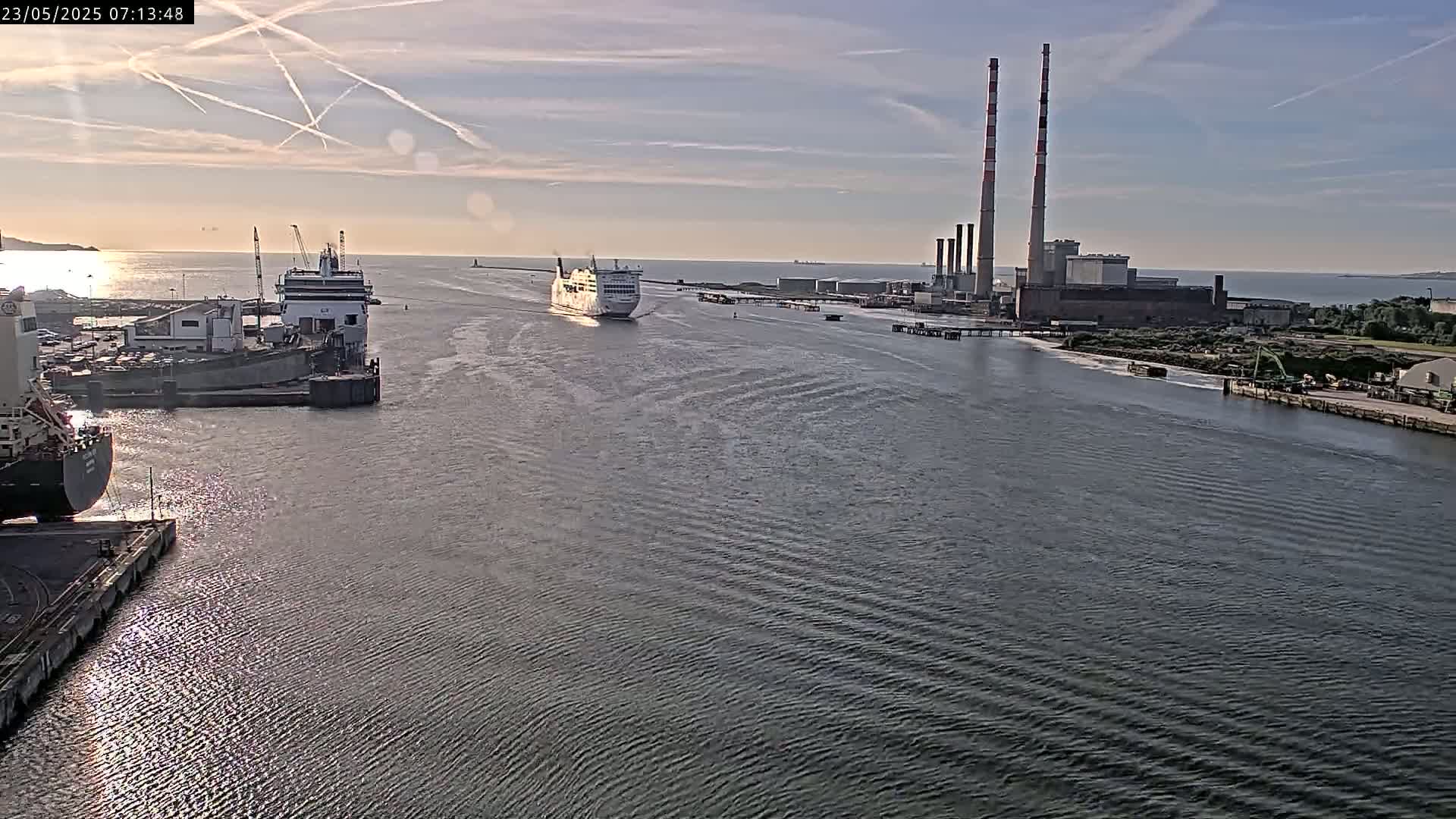 Dublin Bay & Port  Entrance Live Cam - Dublin, Eastern & Midland, Leinster, Ireland