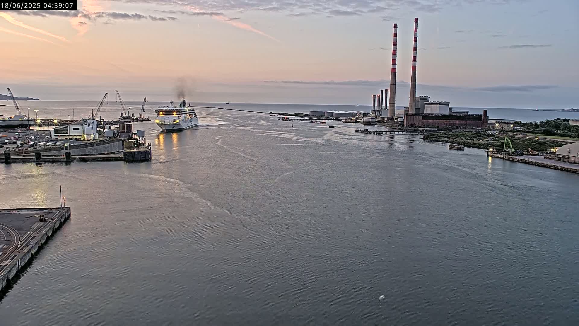 Dublin Bay & Port  Entrance Live Cam - Dublin, Eastern & Midland, Leinster, Ireland