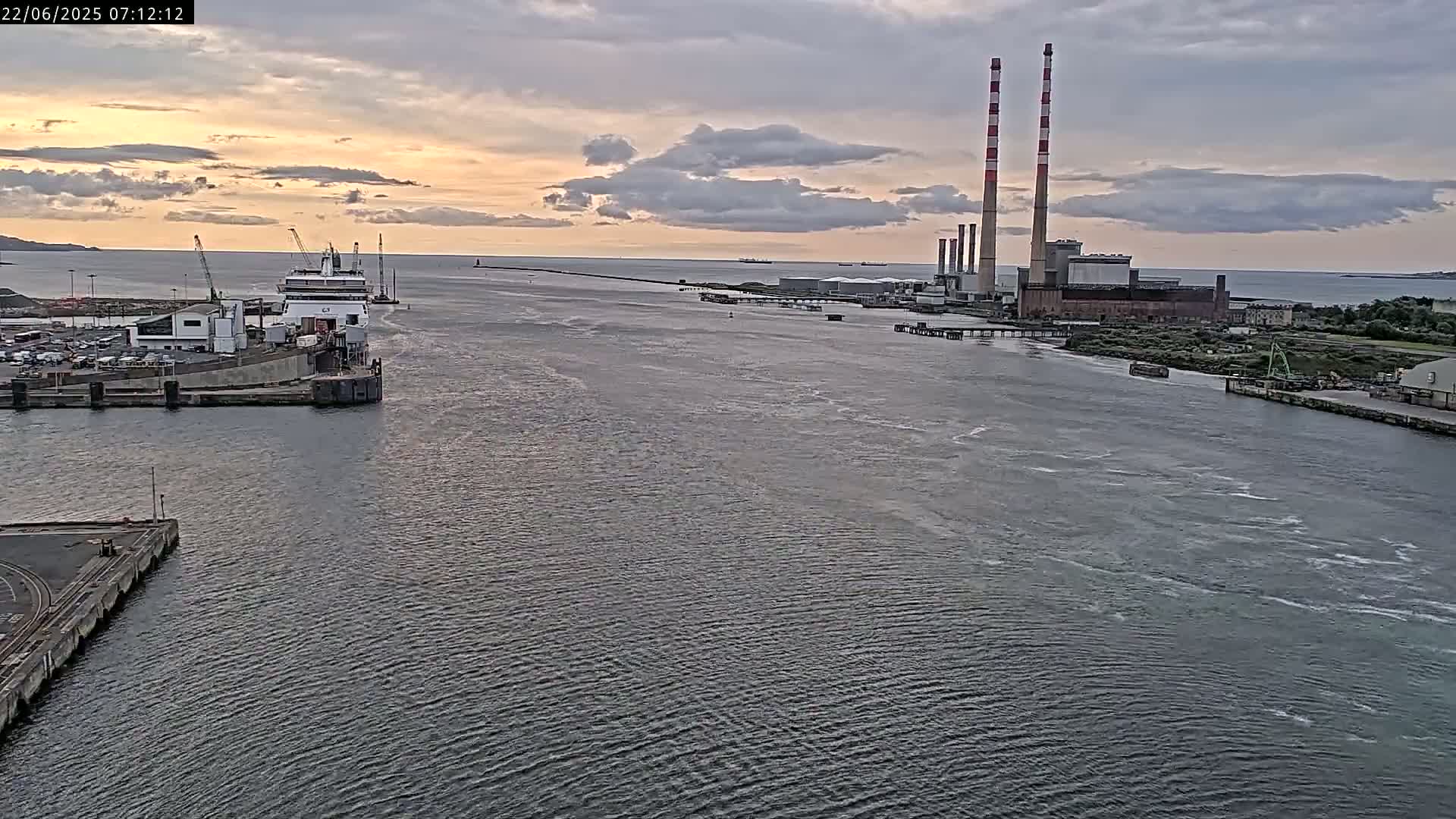 Dublin Bay & Port  Entrance Live Cam - Dublin, Eastern & Midland, Leinster, Ireland