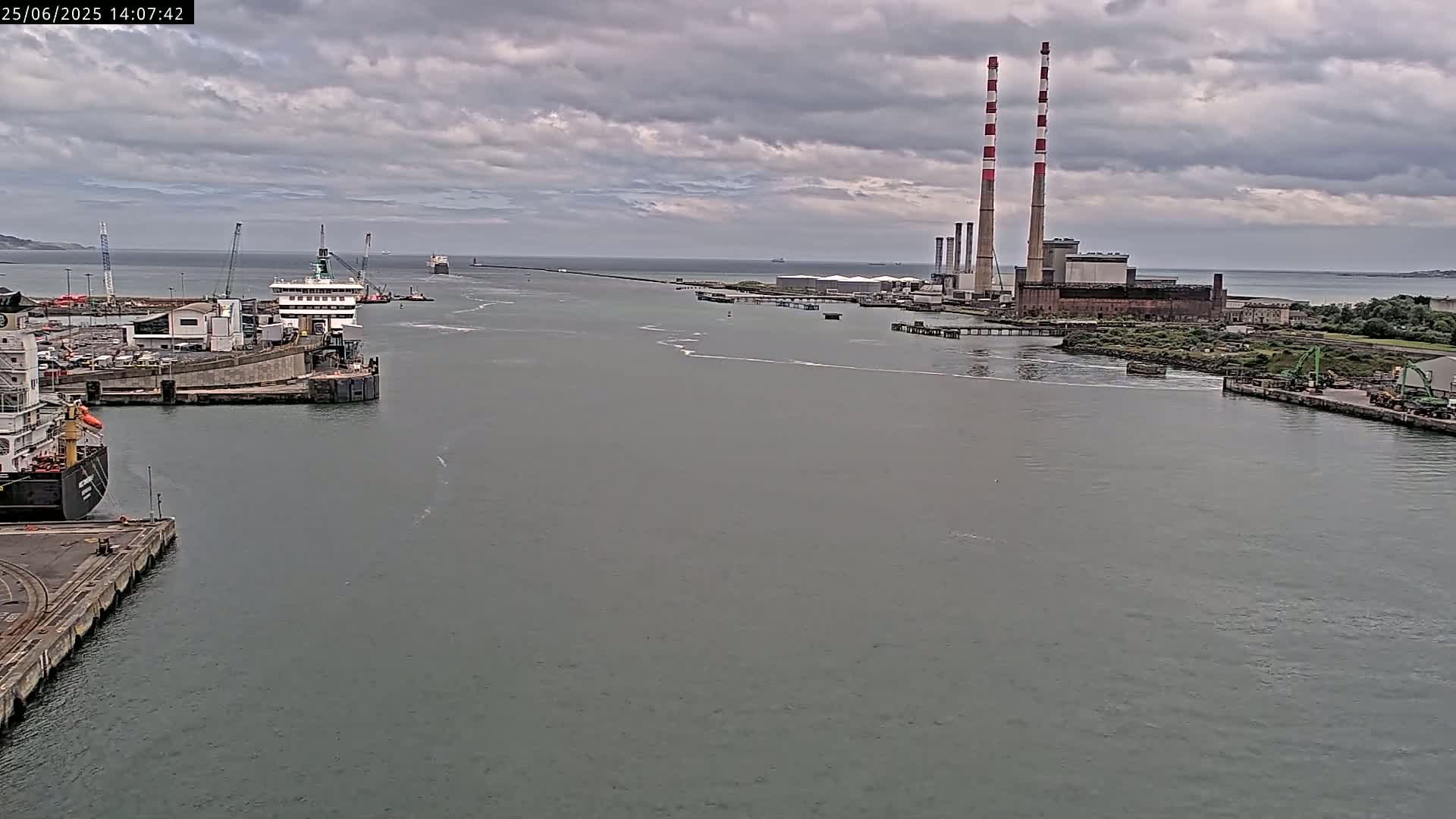 Dublin Bay & Port  Entrance Live Cam - Dublin, Eastern & Midland, Leinster, Ireland