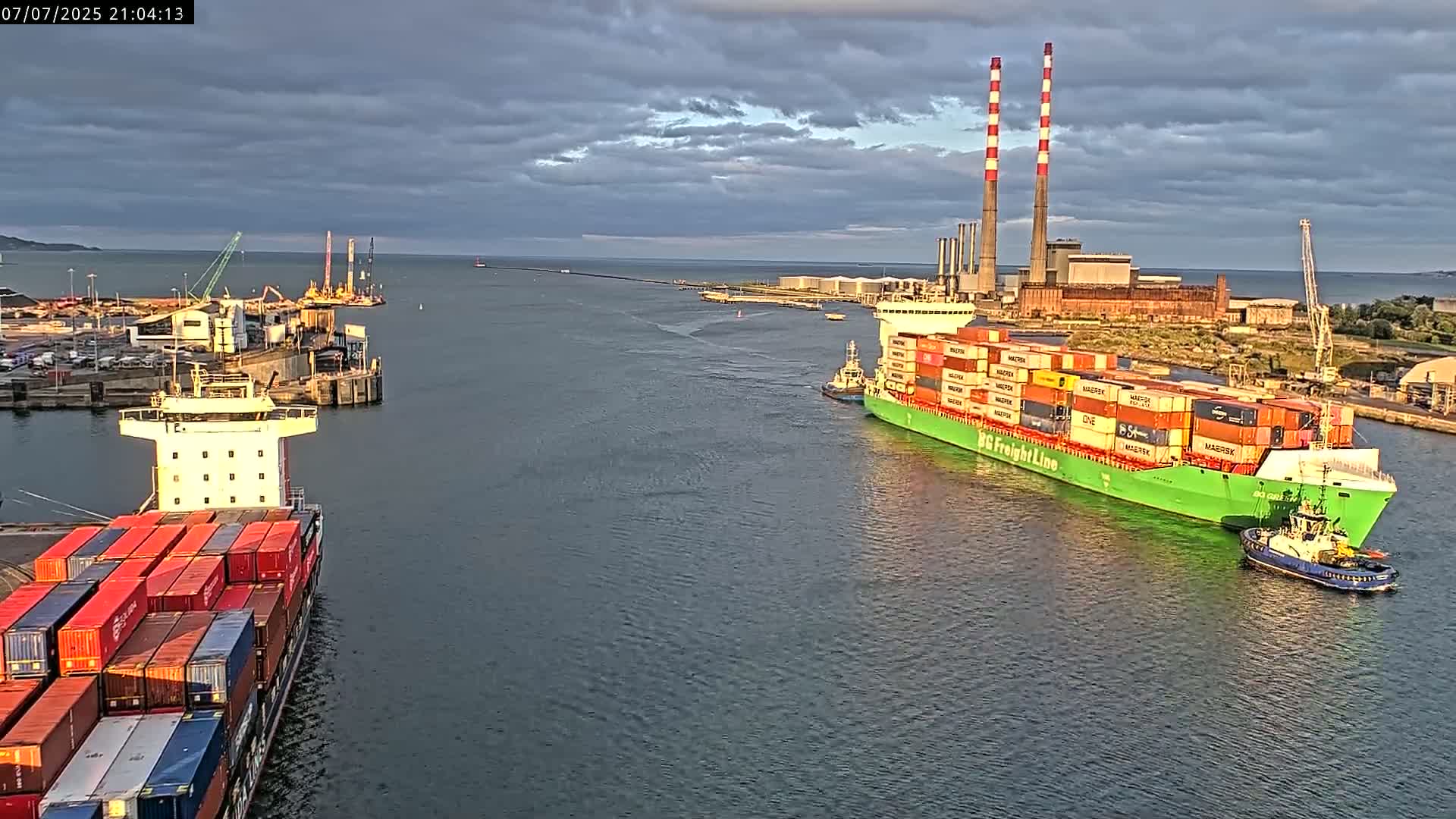 Dublin Bay & Port  Entrance Live Cam - Dublin, Eastern & Midland, Leinster, Ireland