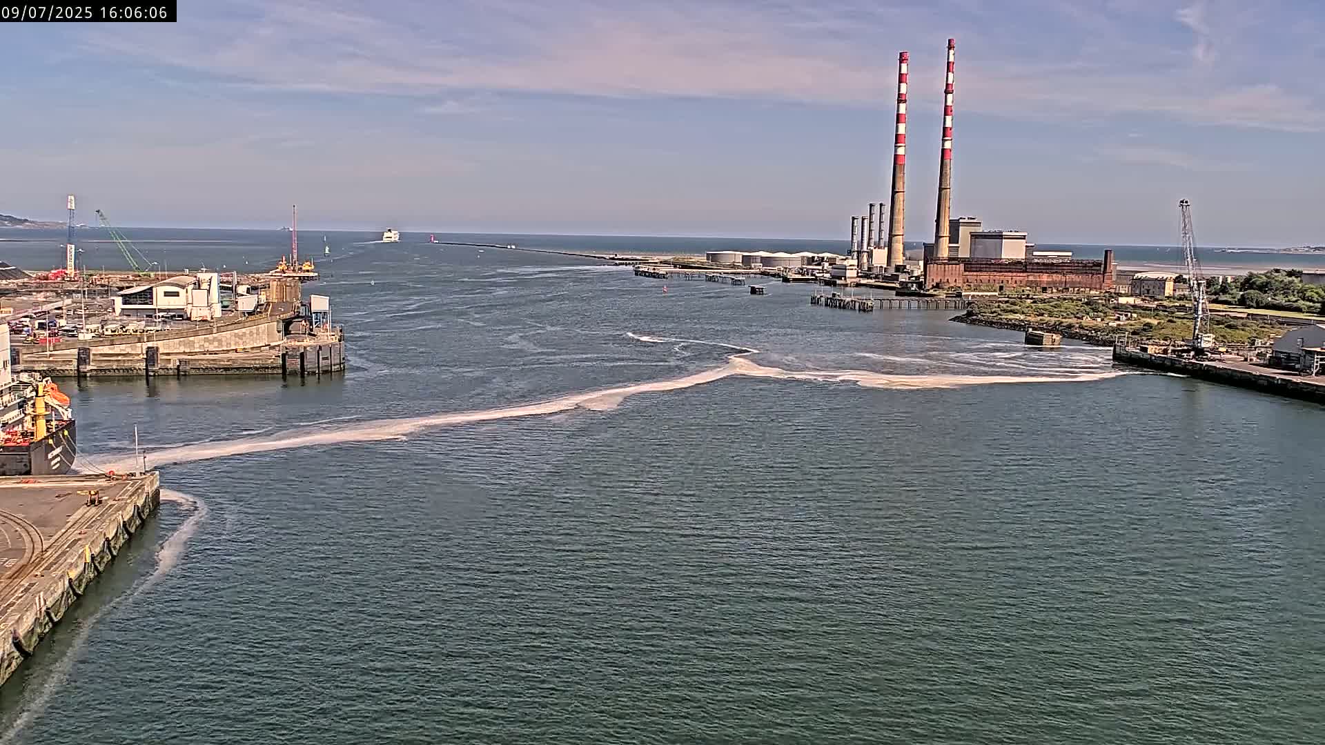 Dublin Bay & Port  Entrance Live Cam - Dublin, Eastern & Midland, Leinster, Ireland