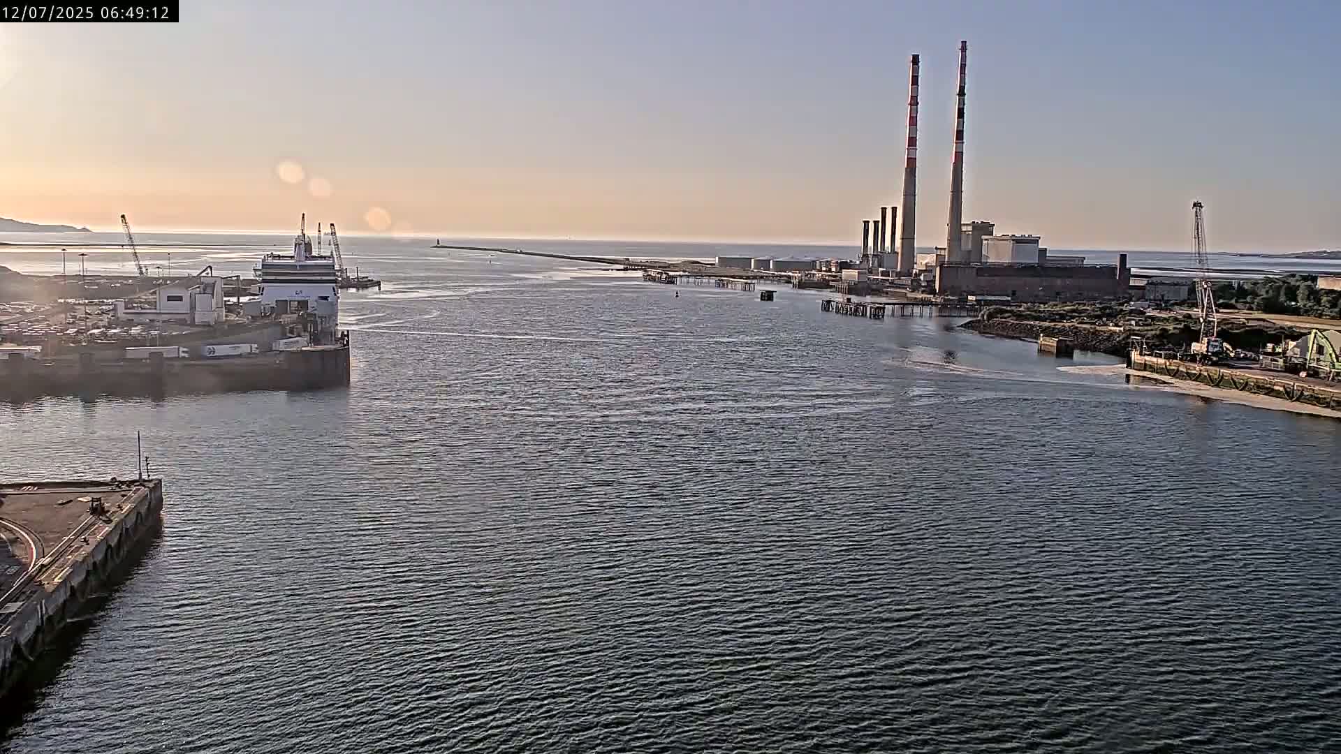 Dublin Bay & Port  Entrance Live Cam - Dublin, Eastern & Midland, Leinster, Ireland