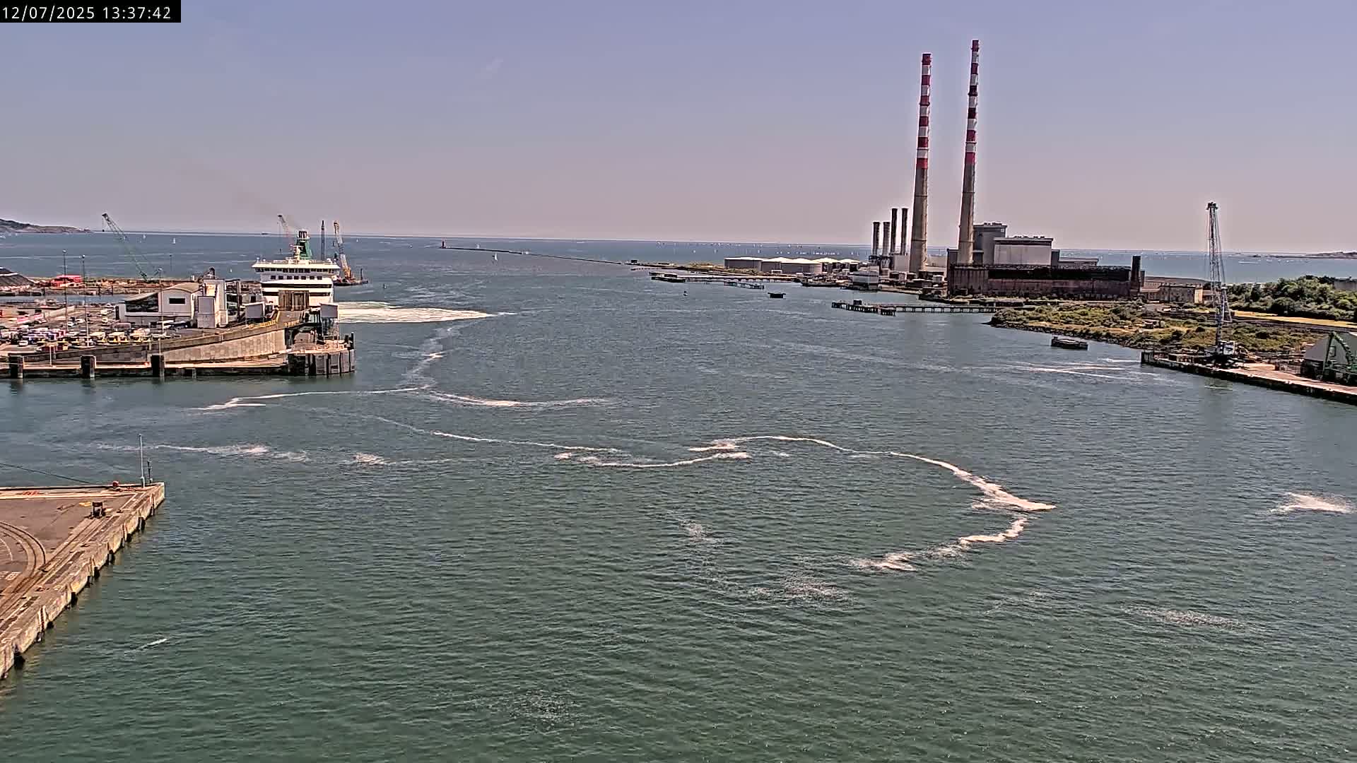 Dublin Bay & Port  Entrance Live Cam - Dublin, Eastern & Midland, Leinster, Ireland