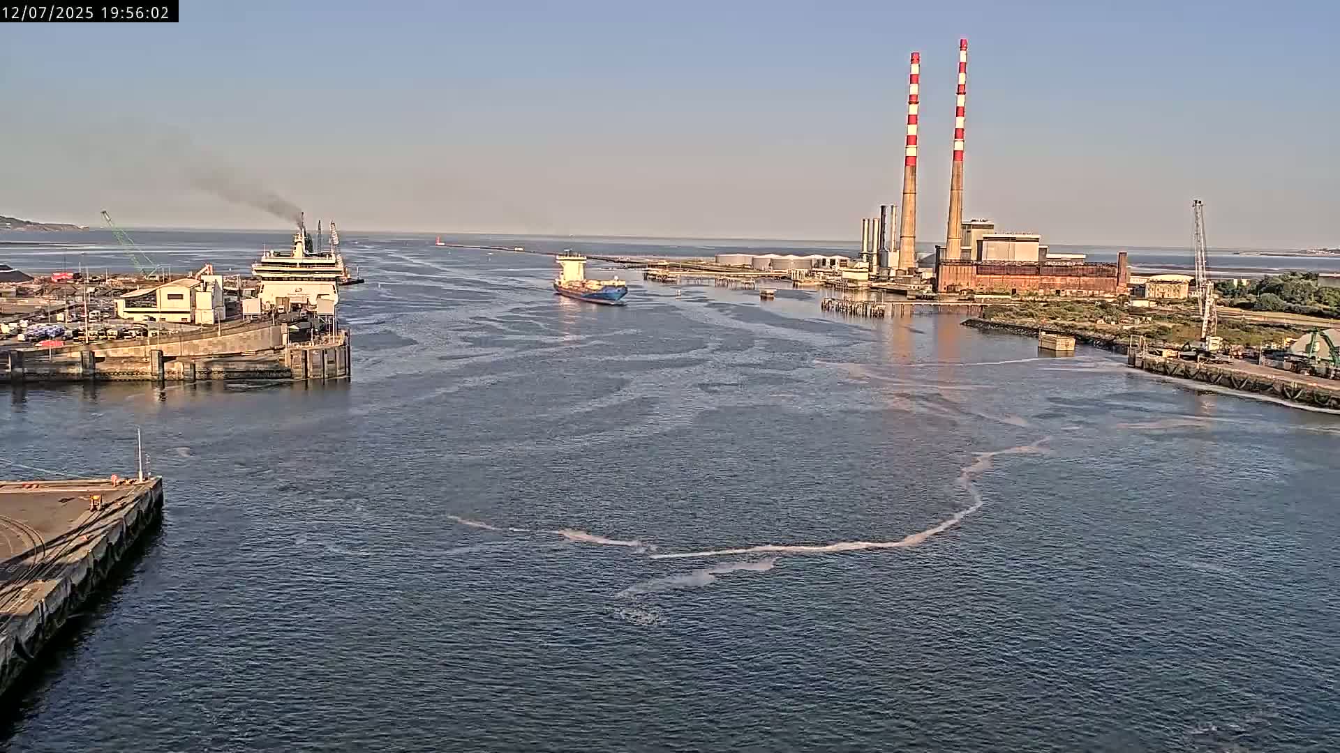 Dublin Bay & Port  Entrance Live Cam - Dublin, Eastern & Midland, Leinster, Ireland