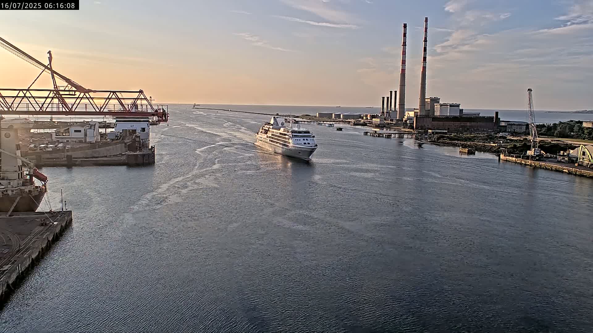 Dublin Bay & Port  Entrance Live Cam - Dublin, Eastern & Midland, Leinster, Ireland