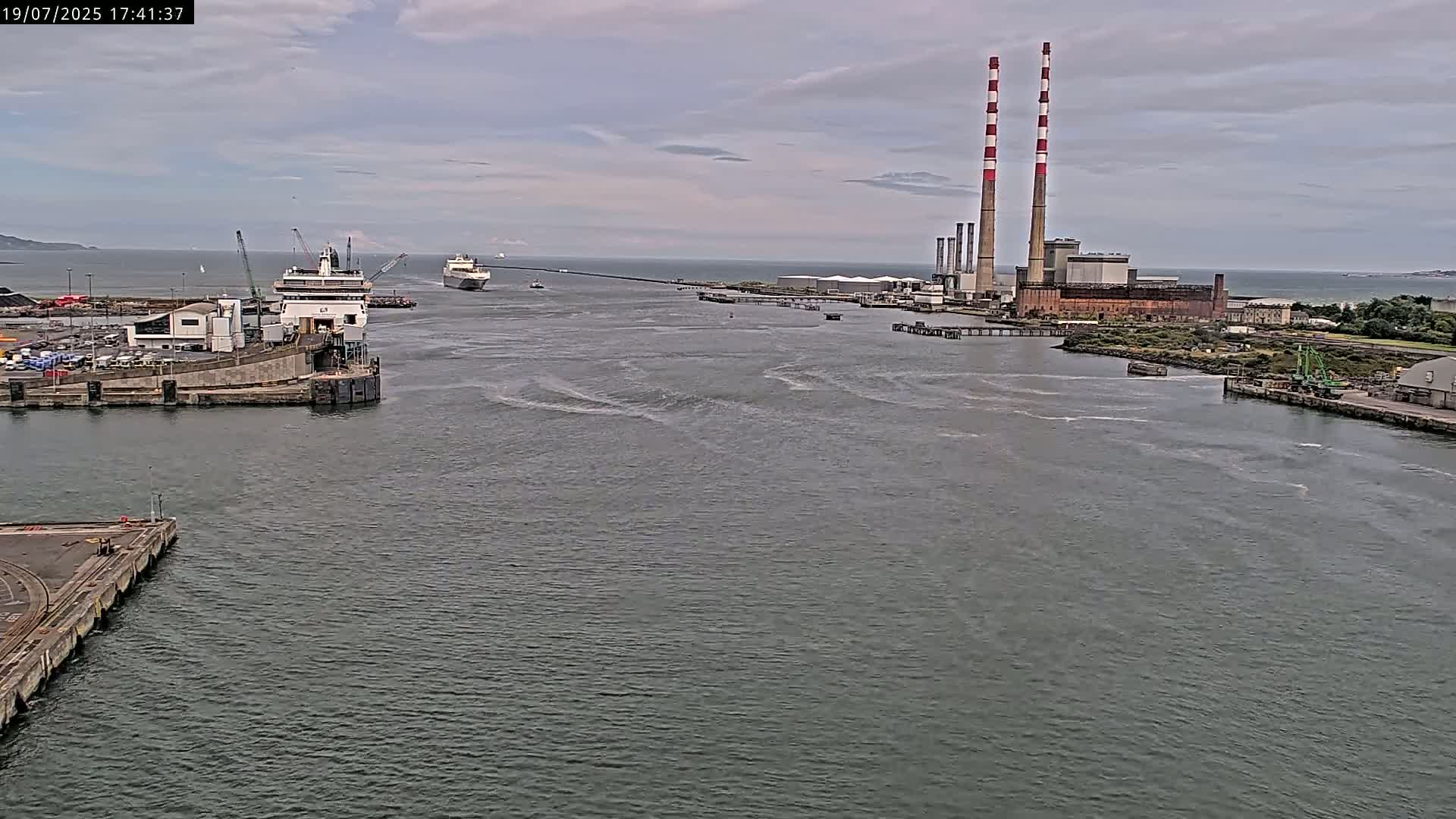 Dublin Bay & Port  Entrance Live Cam - Dublin, Eastern & Midland, Leinster, Ireland