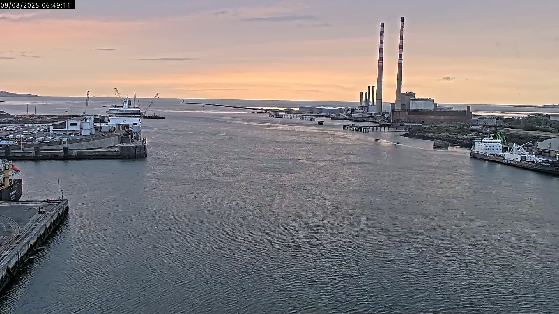 Dublin Bay & Port  Entrance Live Cam - Dublin, Eastern & Midland, Leinster, Ireland