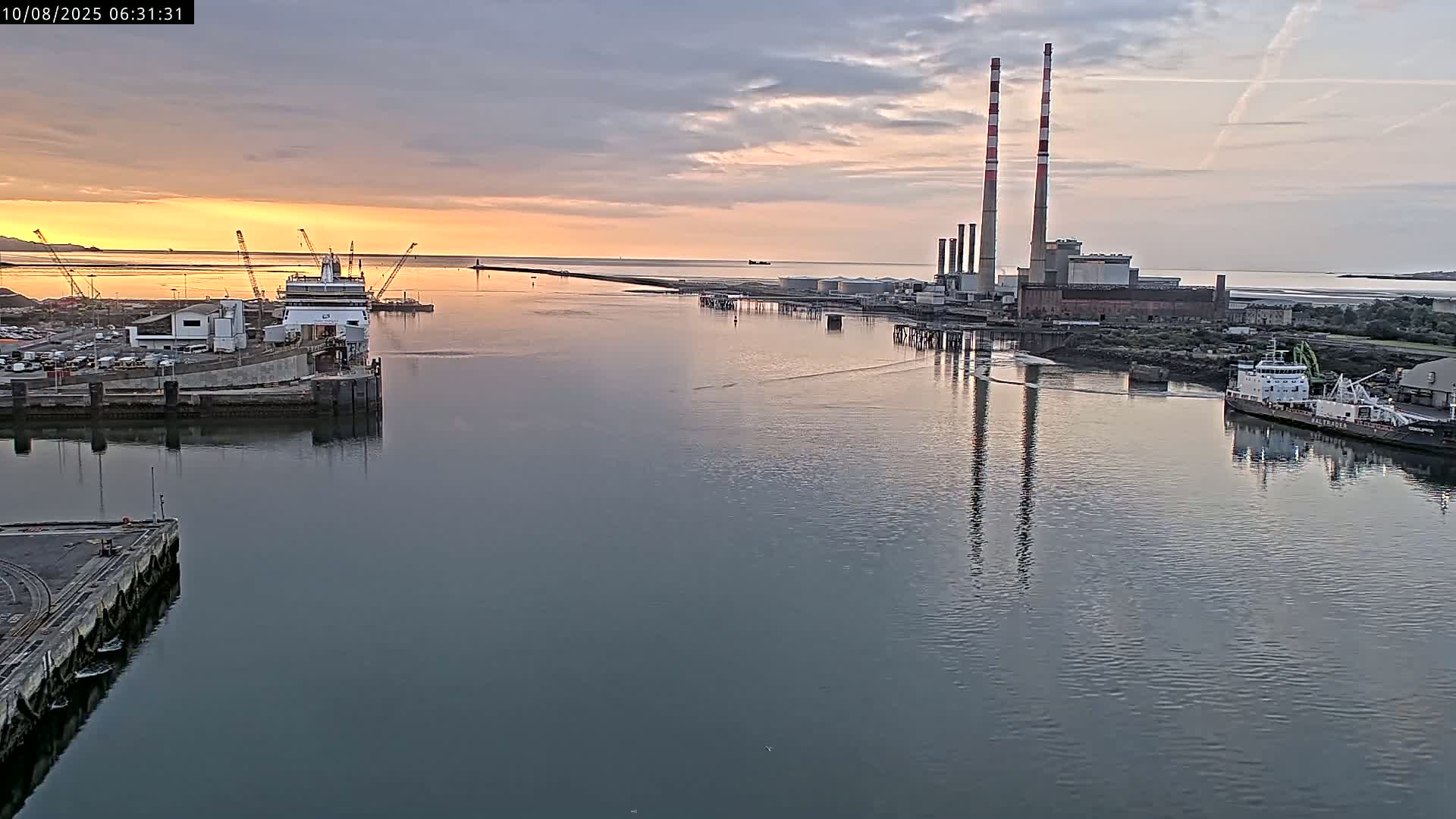 Dublin Bay & Port  Entrance Live Cam - Dublin, Eastern & Midland, Leinster, Ireland