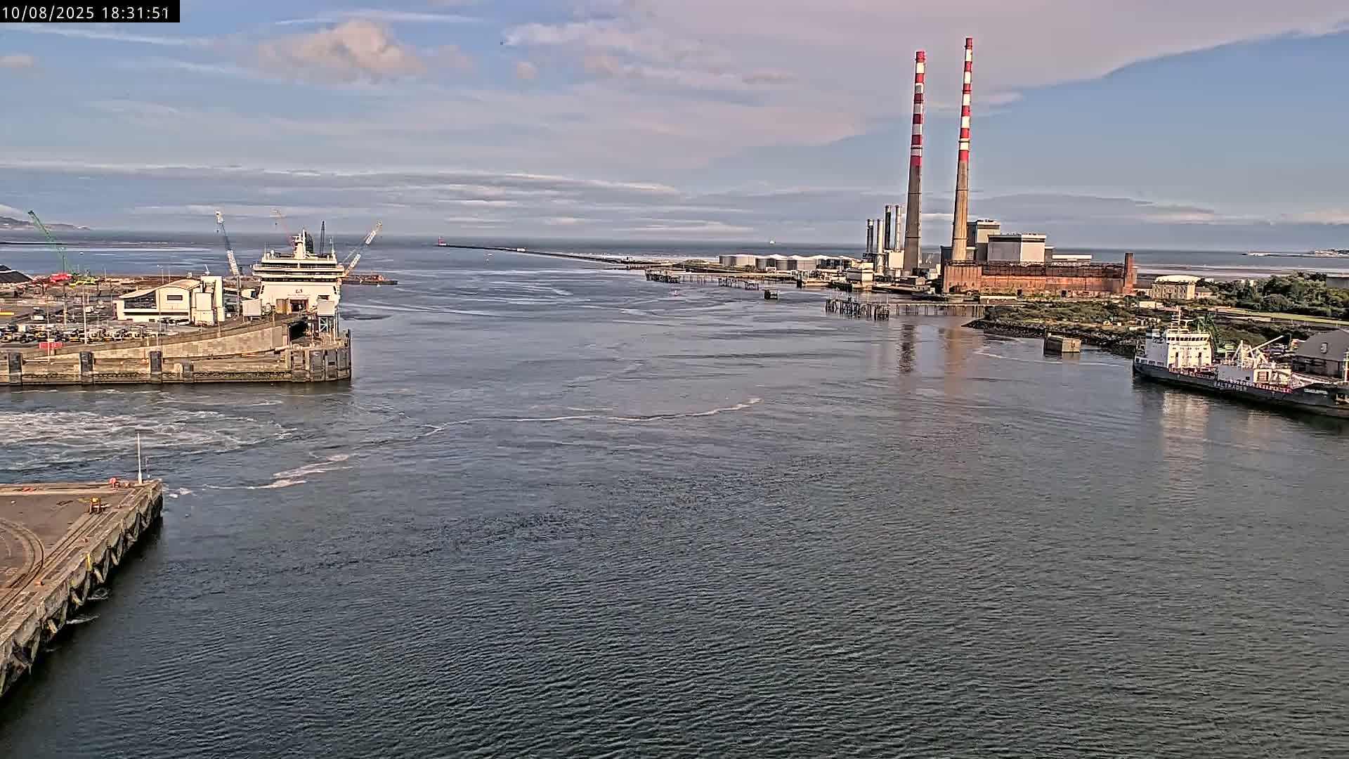 Dublin Bay & Port  Entrance Live Cam - Dublin, Eastern & Midland, Leinster, Ireland