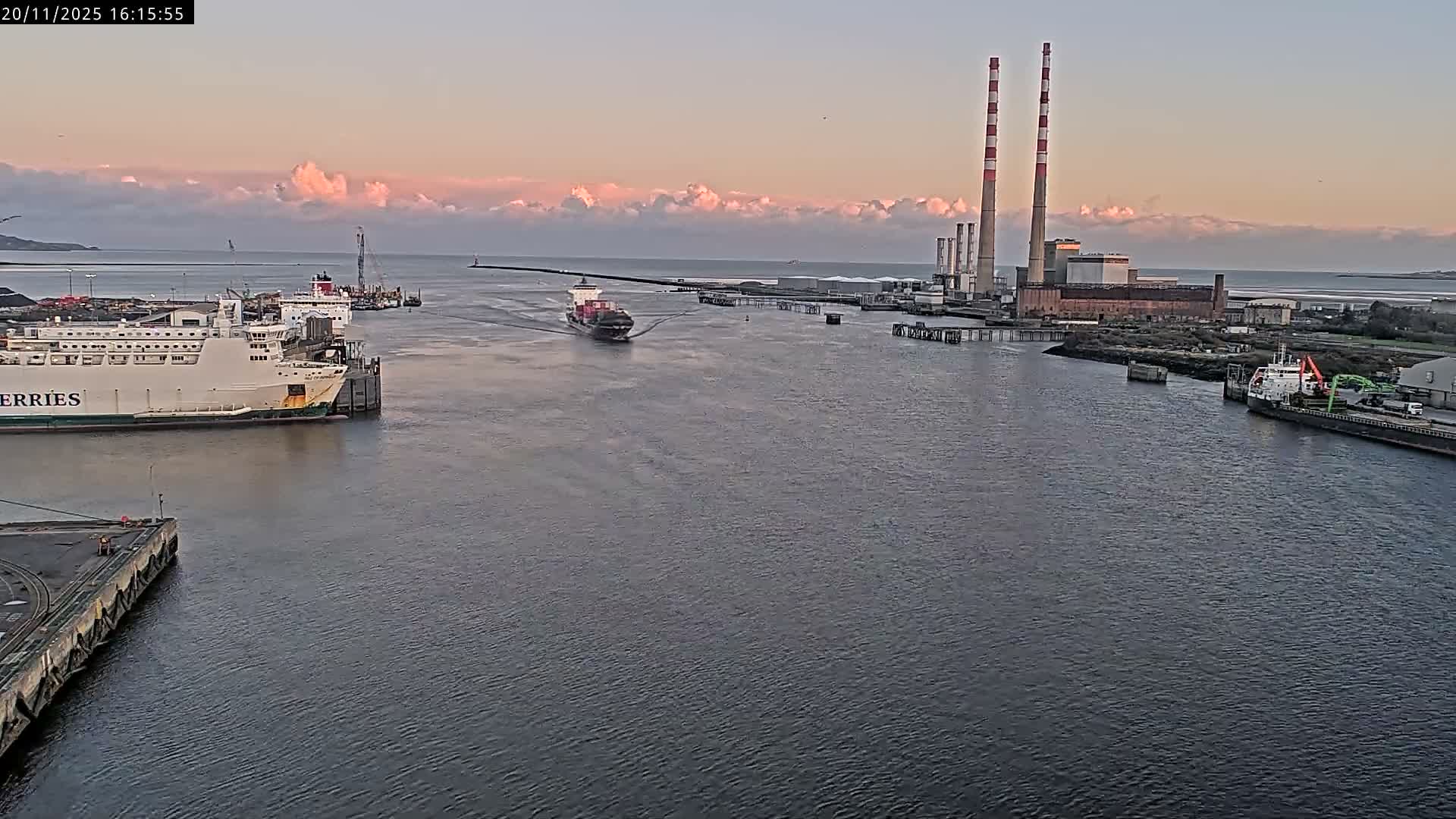 Dublin Bay & Port  Entrance Live Cam - Dublin, Eastern & Midland, Leinster, Ireland
