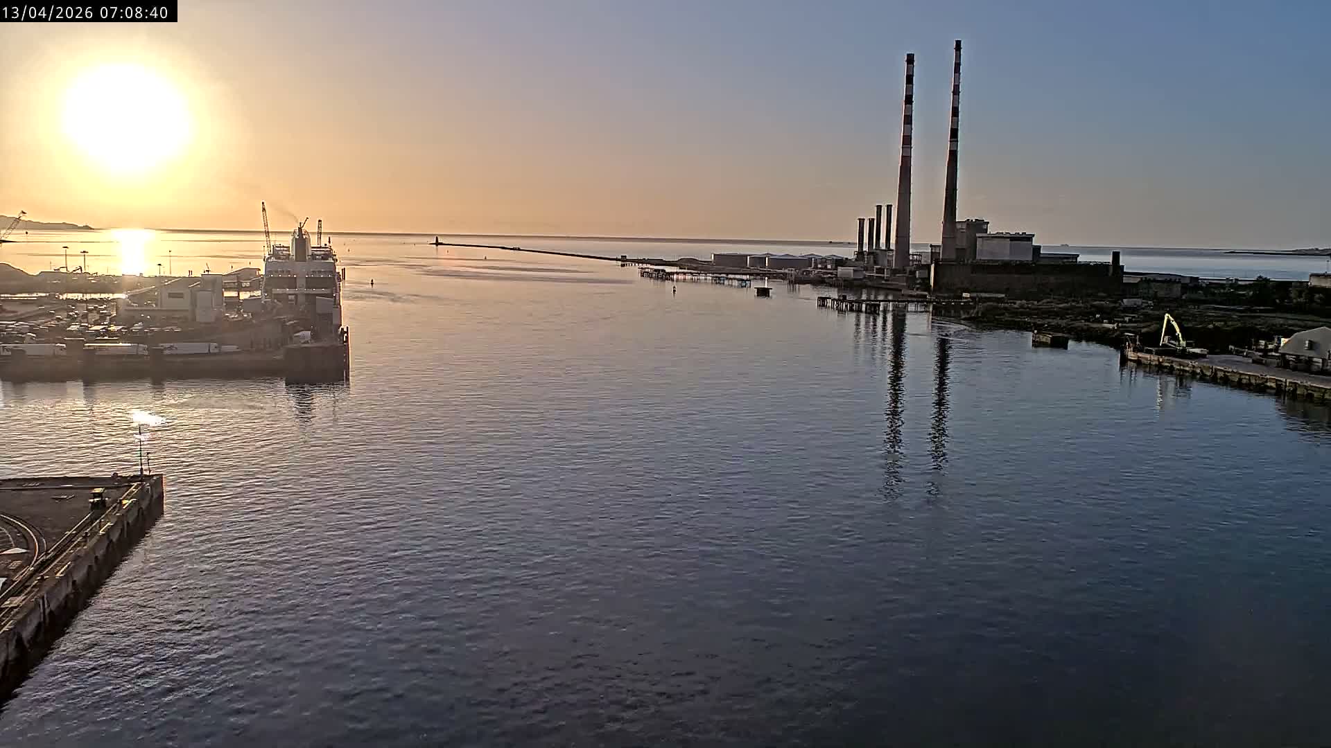 Dublin Bay & Port  Entrance Live Cam - Dublin, Eastern & Midland, Leinster, Ireland
