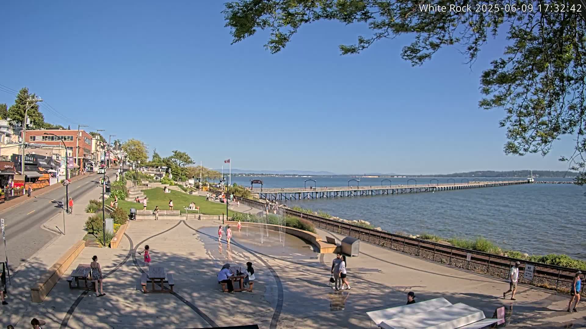 White Rock City & Pier Live Cam - White Rock, Metro Vancouver, British Columbia, Canada