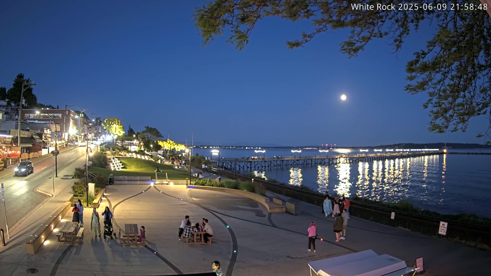 White Rock City & Pier Live Cam - White Rock, Metro Vancouver, British Columbia, Canada