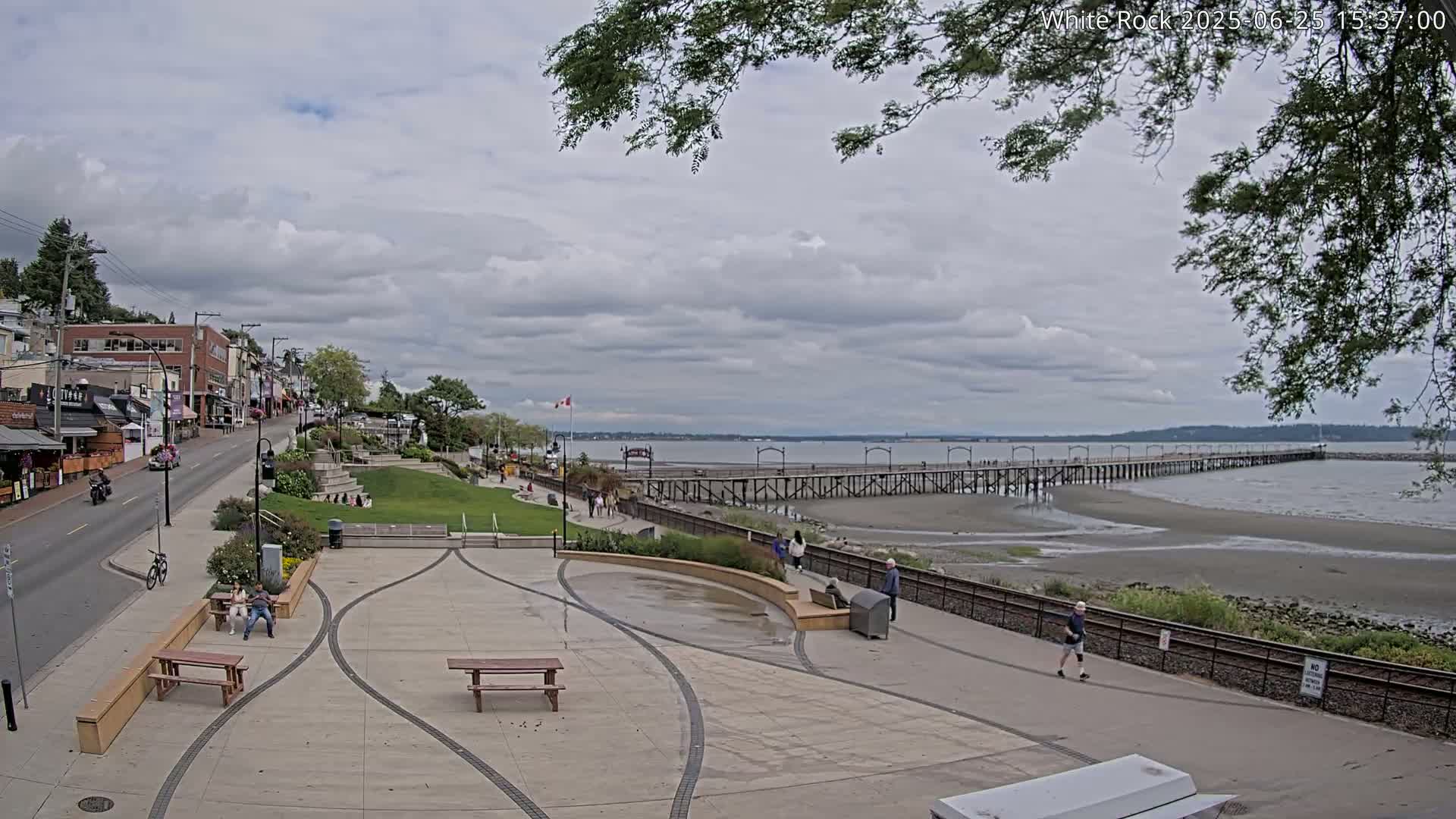 White Rock City & Pier Live Cam - White Rock, Metro Vancouver, British Columbia, Canada