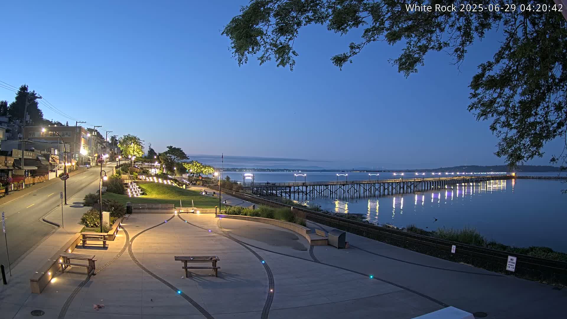White Rock City & Pier Live Cam - White Rock, Metro Vancouver, British Columbia, Canada
