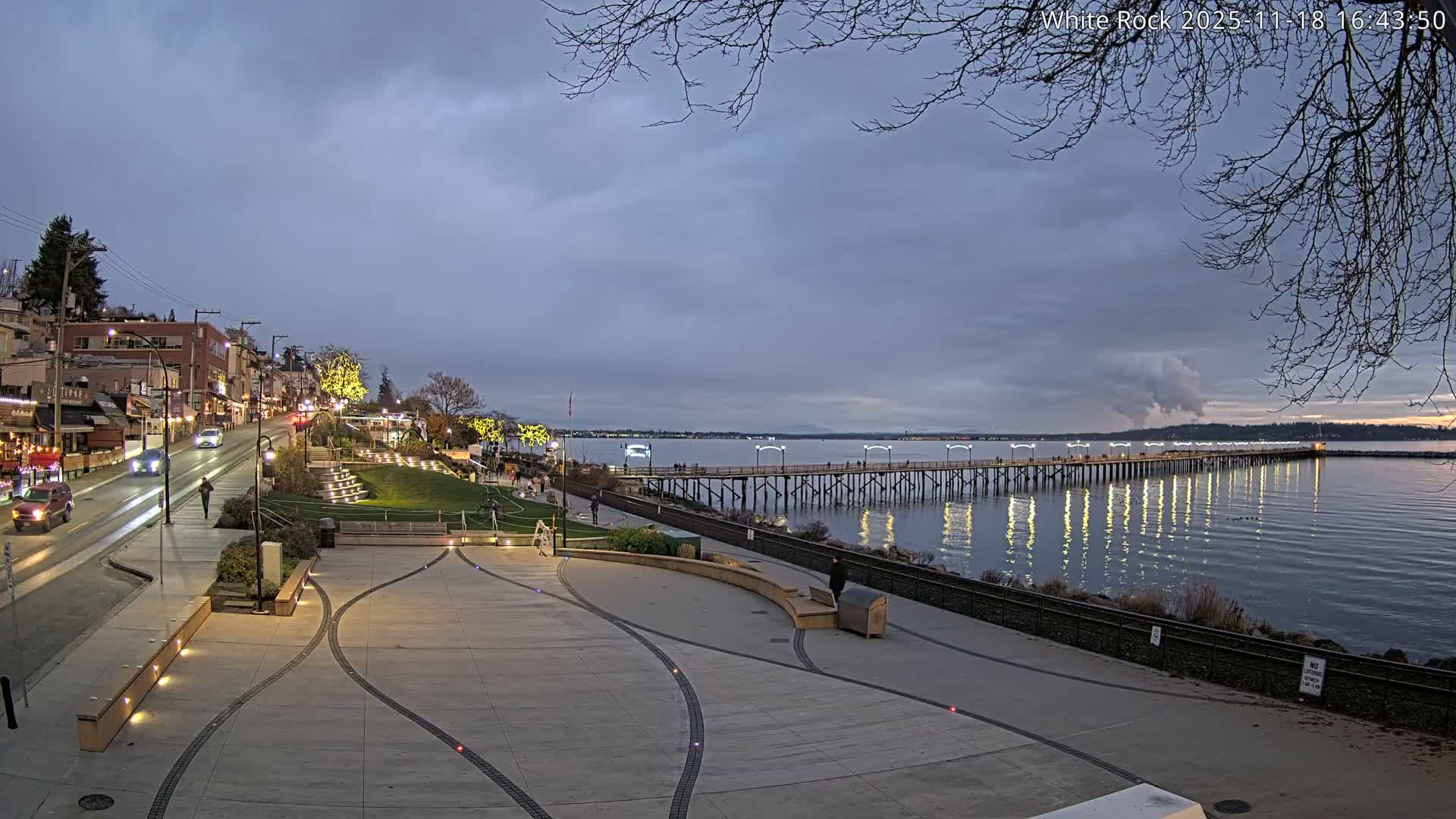 White Rock City & Pier Live Cam - White Rock, Metro Vancouver, British Columbia, Canada