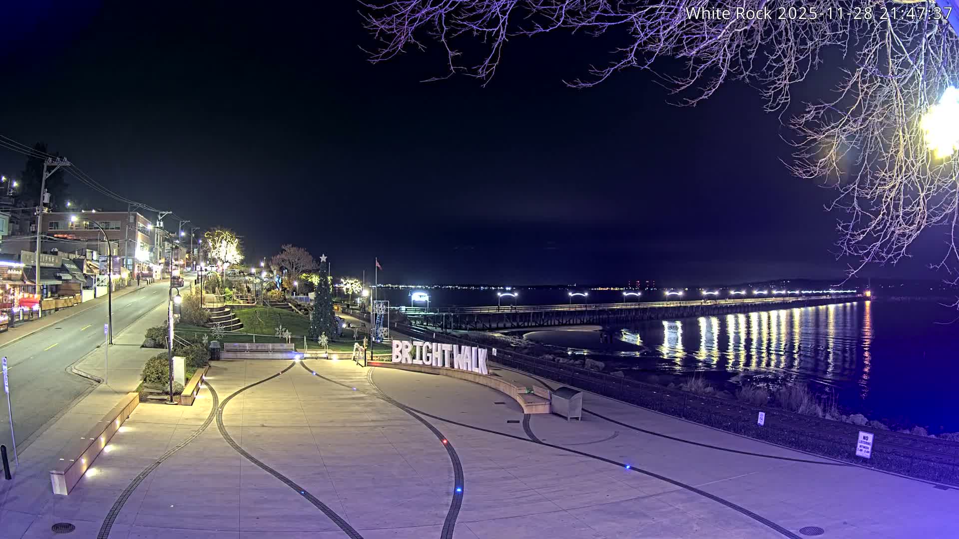 White Rock City & Pier Live Cam - White Rock, Metro Vancouver, British Columbia, Canada