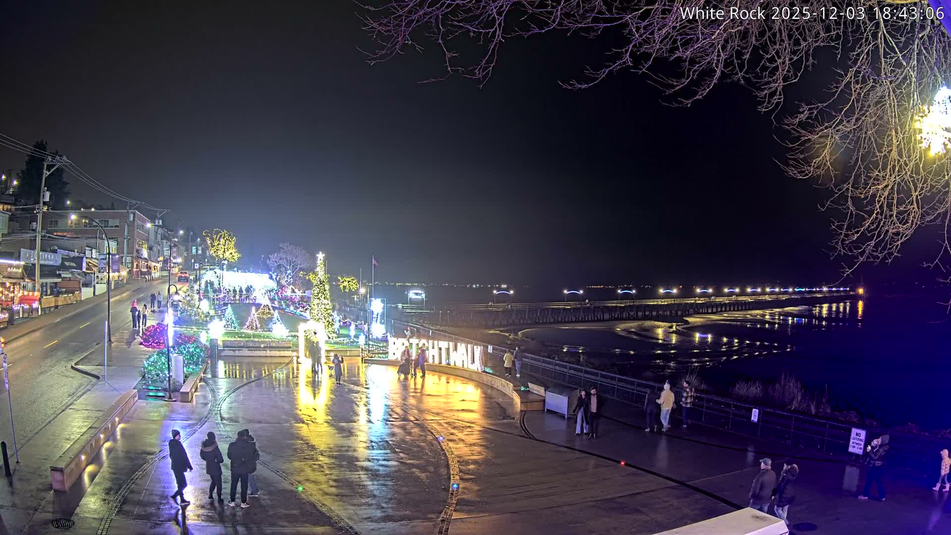 White Rock City & Pier Live Cam - White Rock, Metro Vancouver, British Columbia, Canada