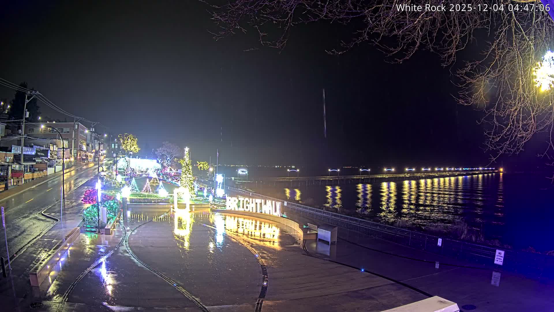 White Rock City & Pier Live Cam - White Rock, Metro Vancouver, British Columbia, Canada