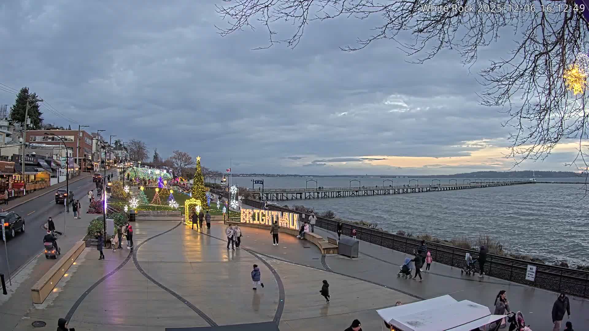 White Rock City & Pier Live Cam - White Rock, Metro Vancouver, British Columbia, Canada