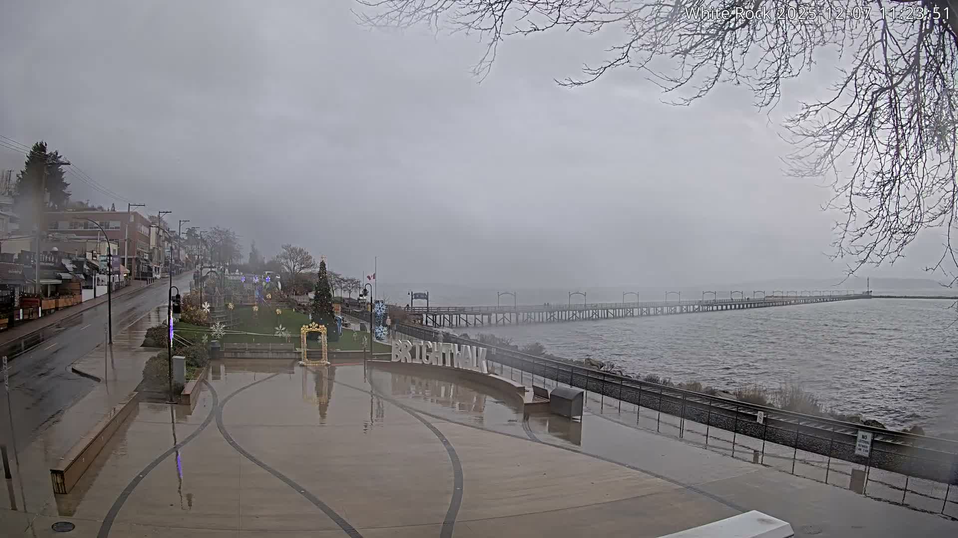 White Rock City & Pier Live Cam - White Rock, Metro Vancouver, British Columbia, Canada