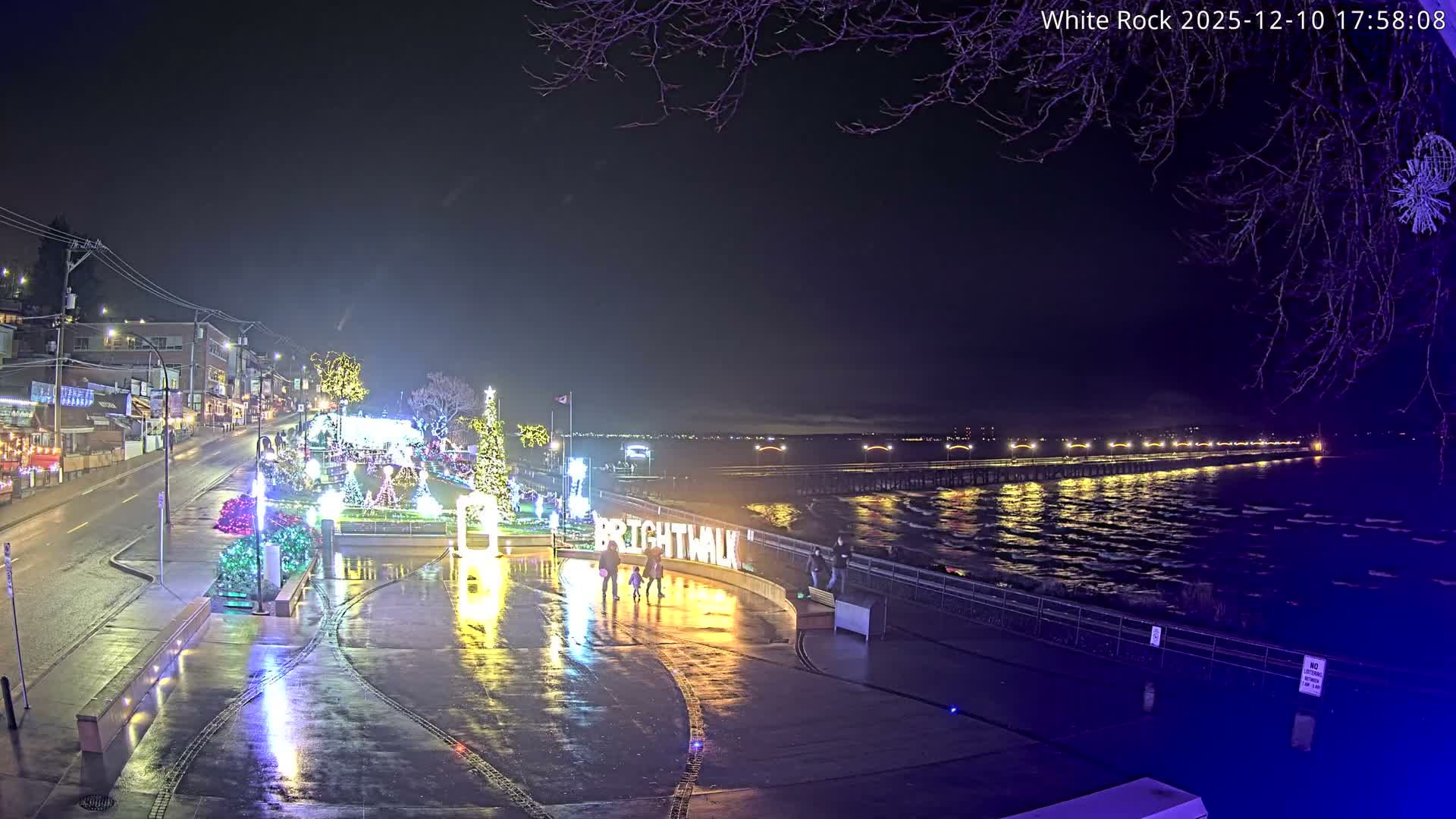 White Rock City & Pier Live Cam - White Rock, Metro Vancouver, British Columbia, Canada