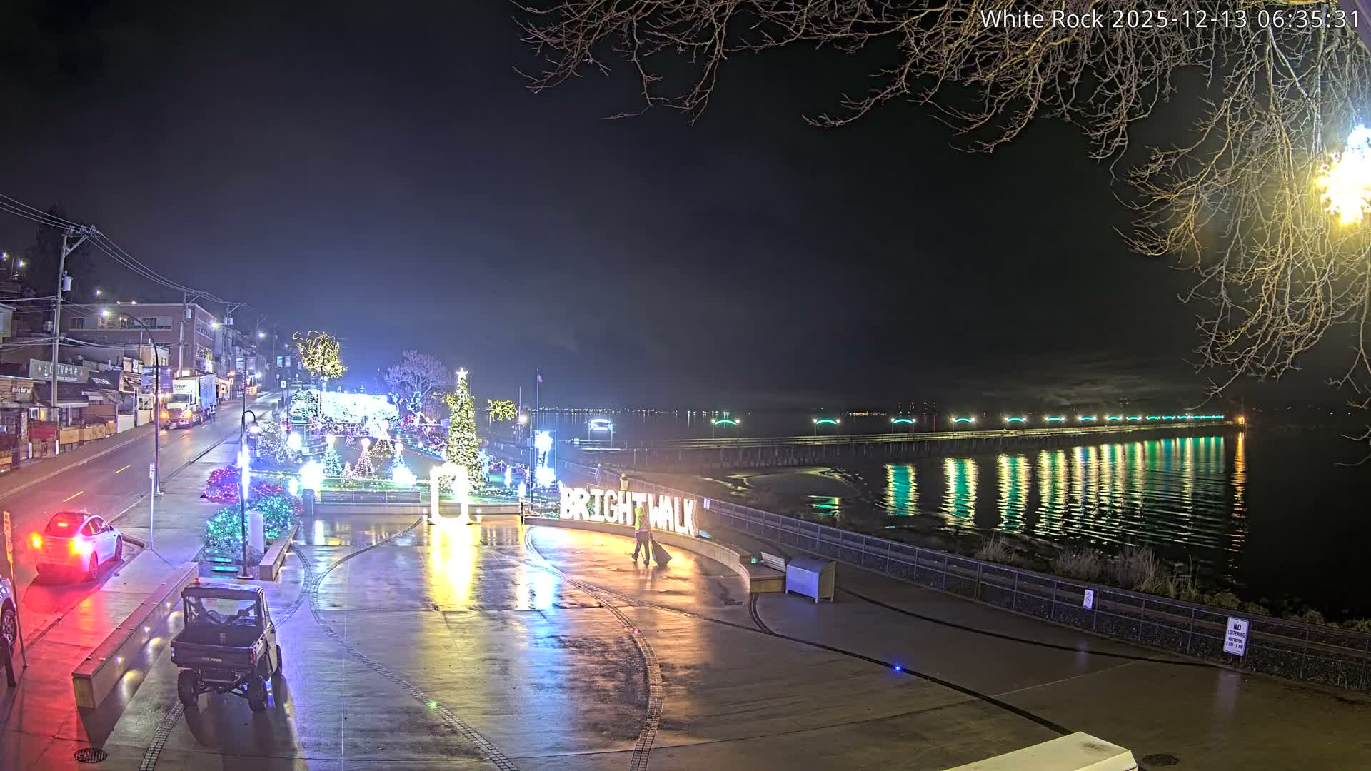 White Rock City & Pier Live Cam - White Rock, Metro Vancouver, British Columbia, Canada
