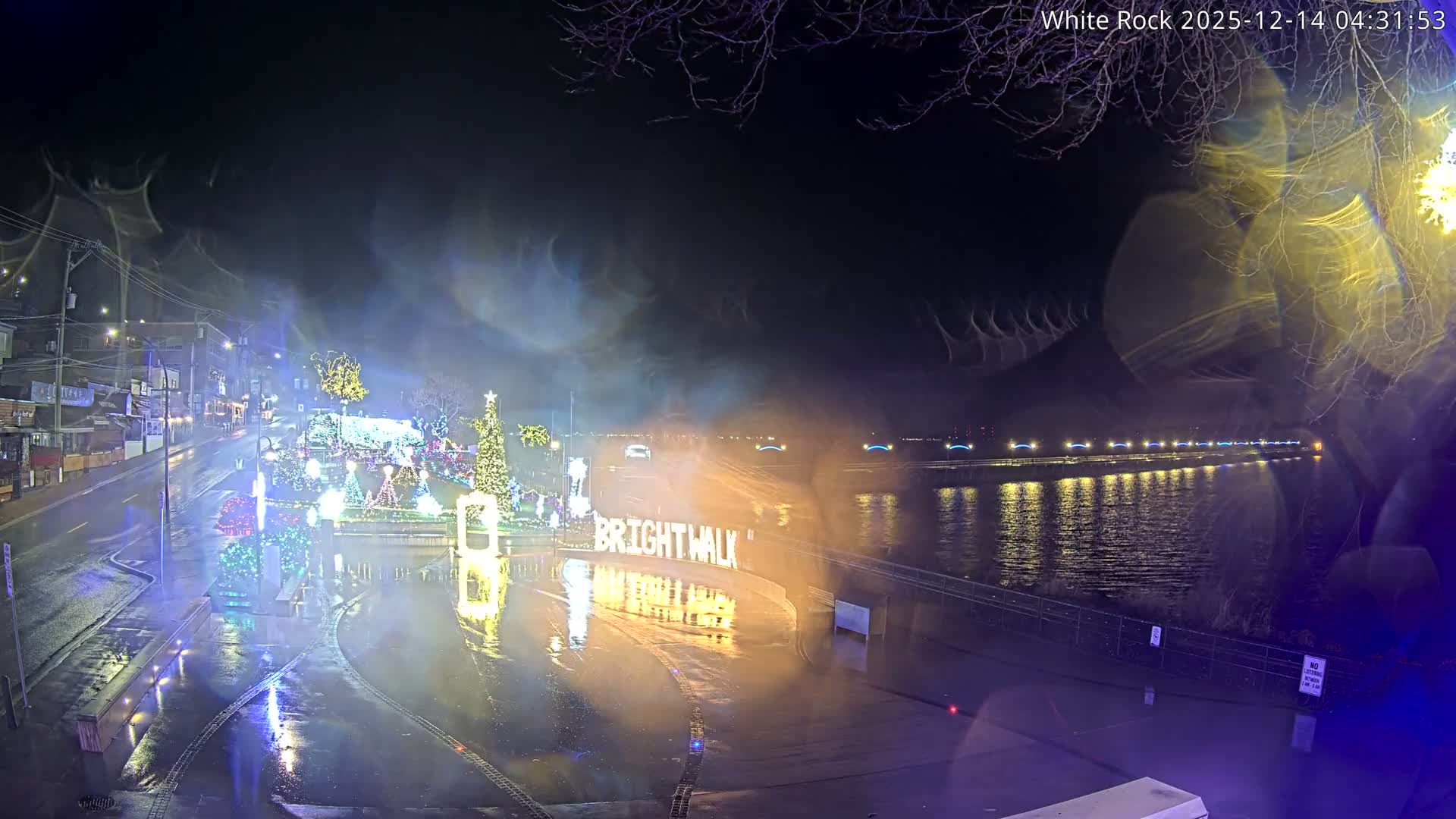 White Rock City & Pier Live Cam - White Rock, Metro Vancouver, British Columbia, Canada