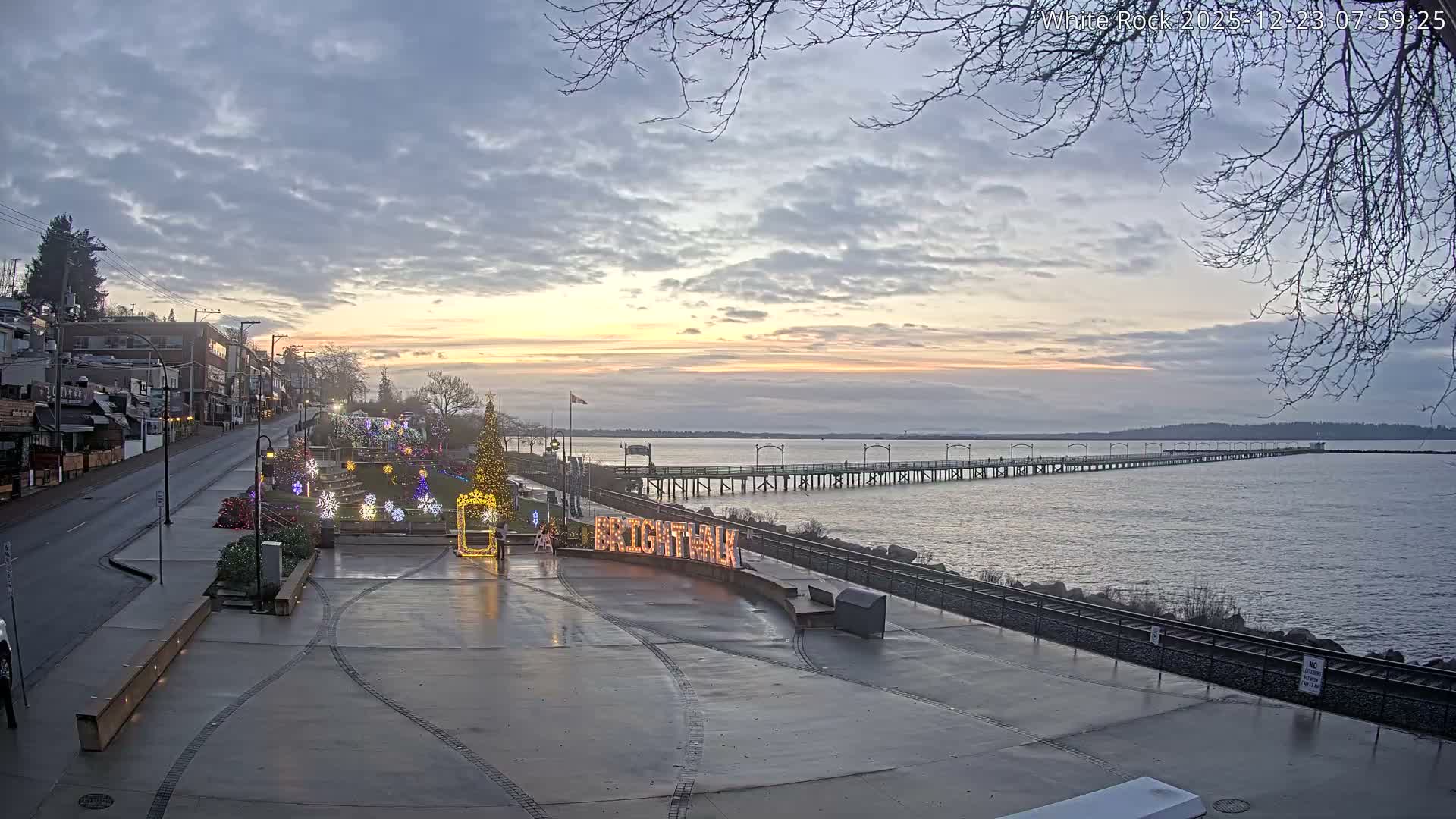 White Rock City & Pier Live Cam - White Rock, Metro Vancouver, British Columbia, Canada