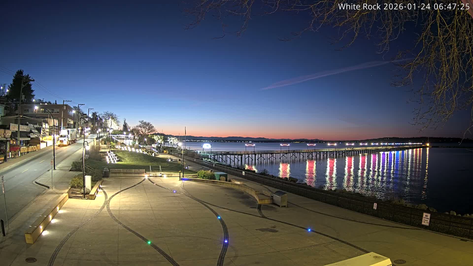 White Rock City & Pier Live Cam - White Rock, Metro Vancouver, British Columbia, Canada